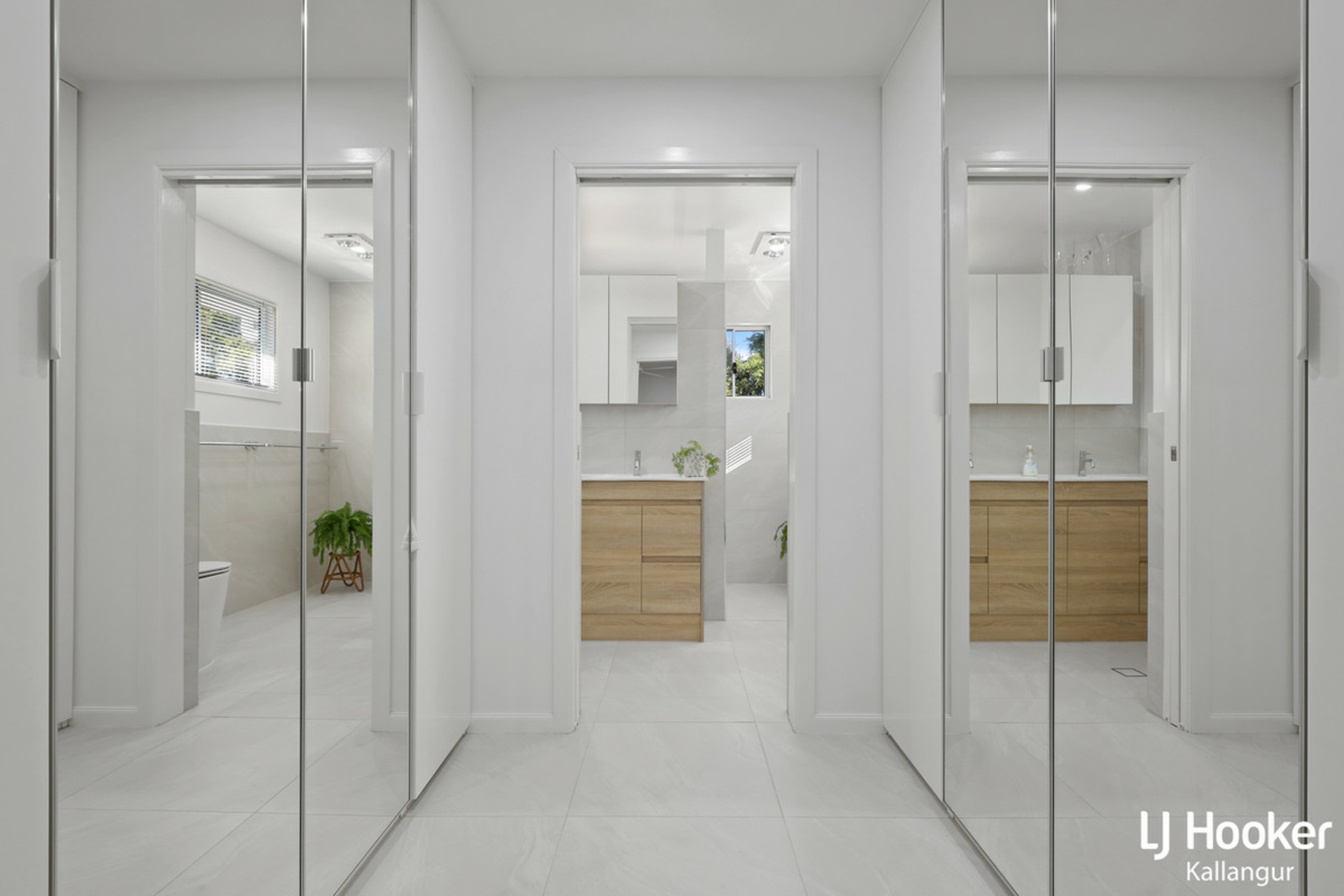 1 Crest Street, KALLANGUR