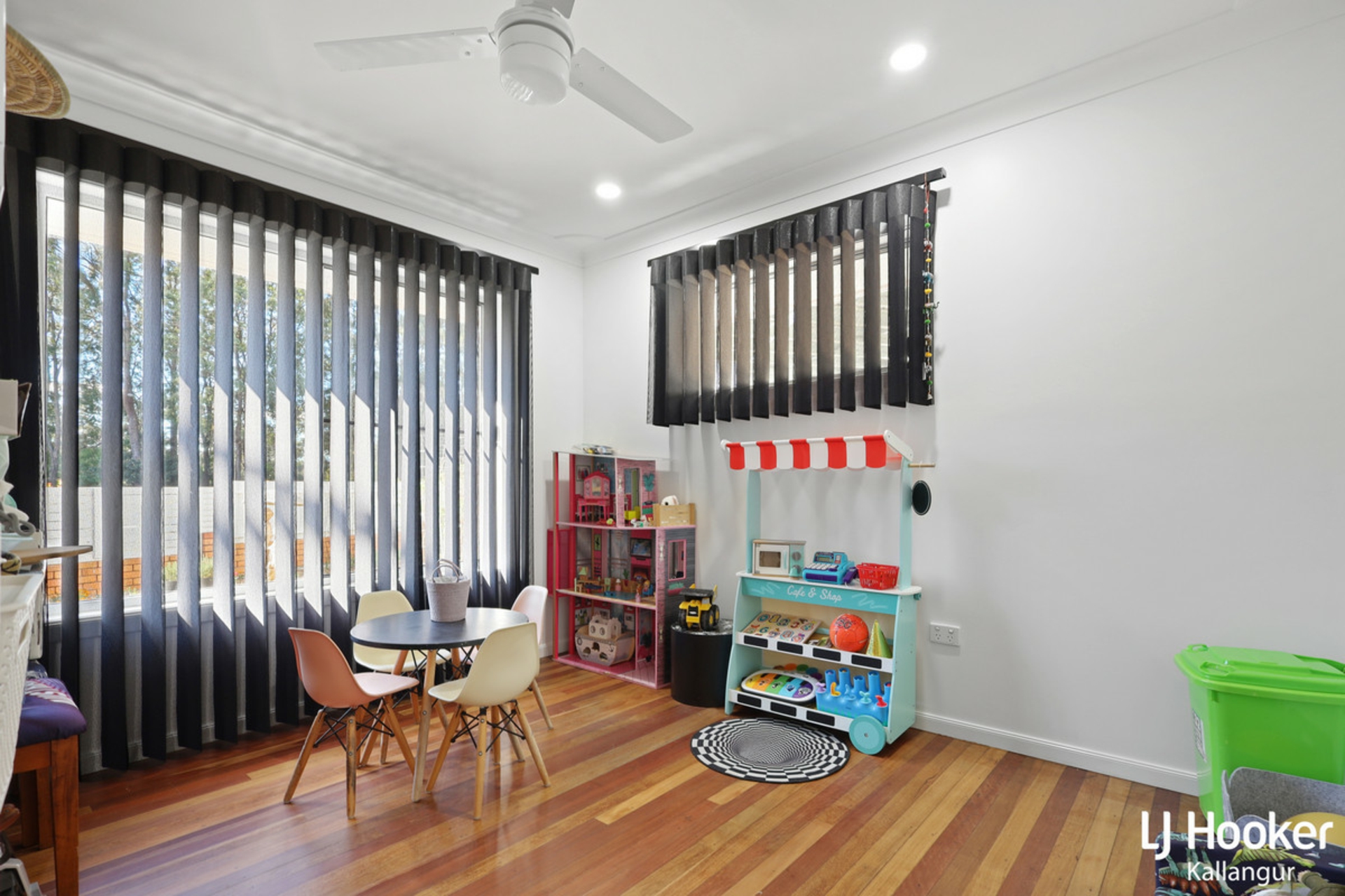 1 Crest Street, KALLANGUR