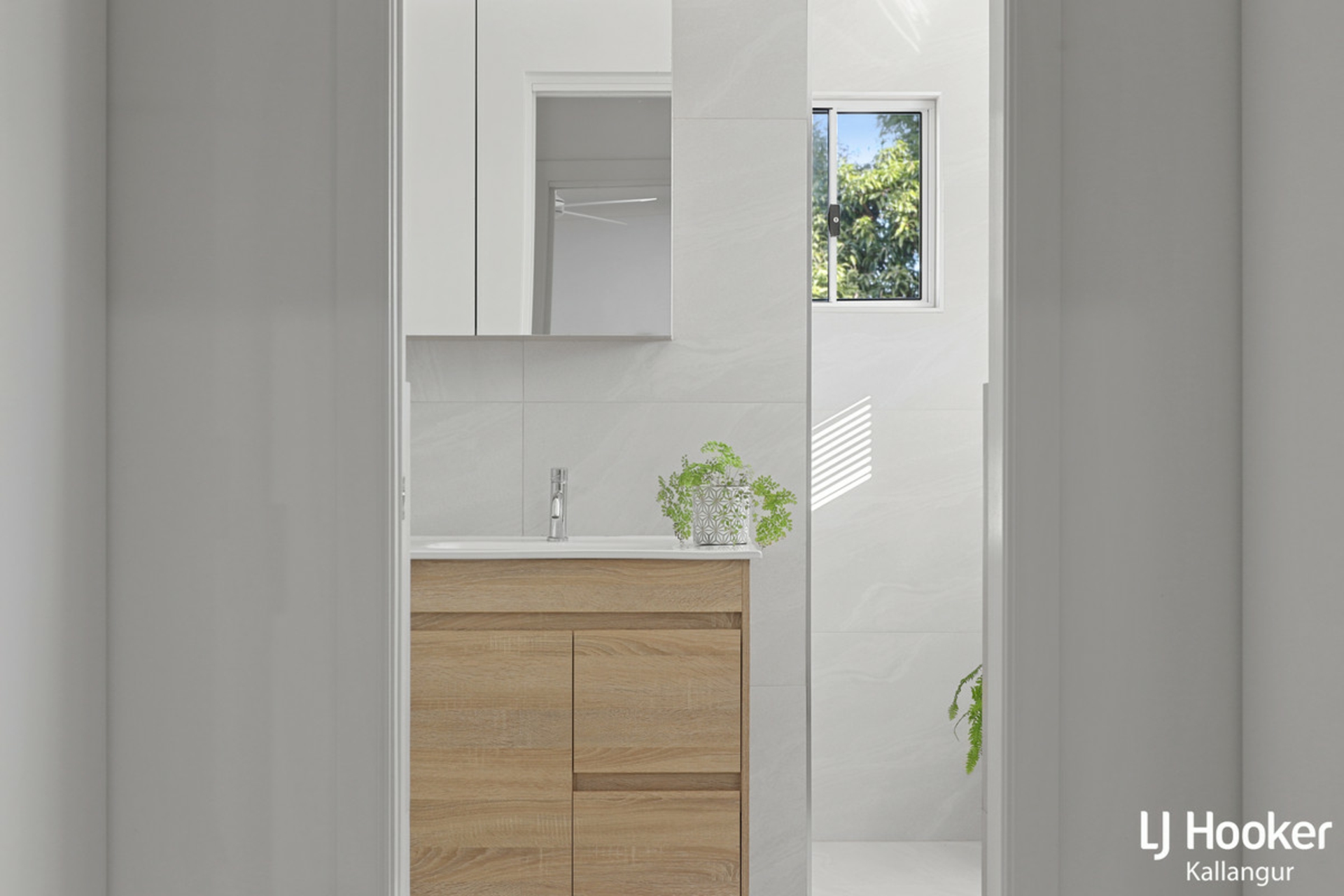 1 Crest Street, KALLANGUR