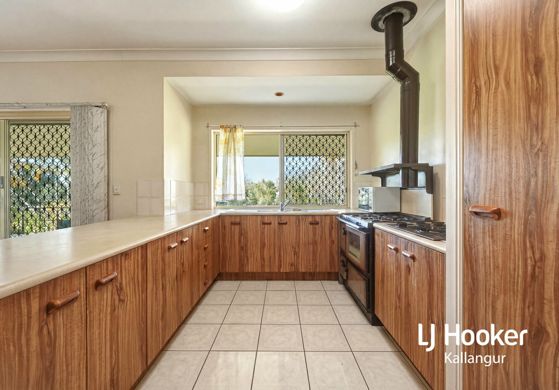 30-34 Jimbarri Court — photo 8 of 30