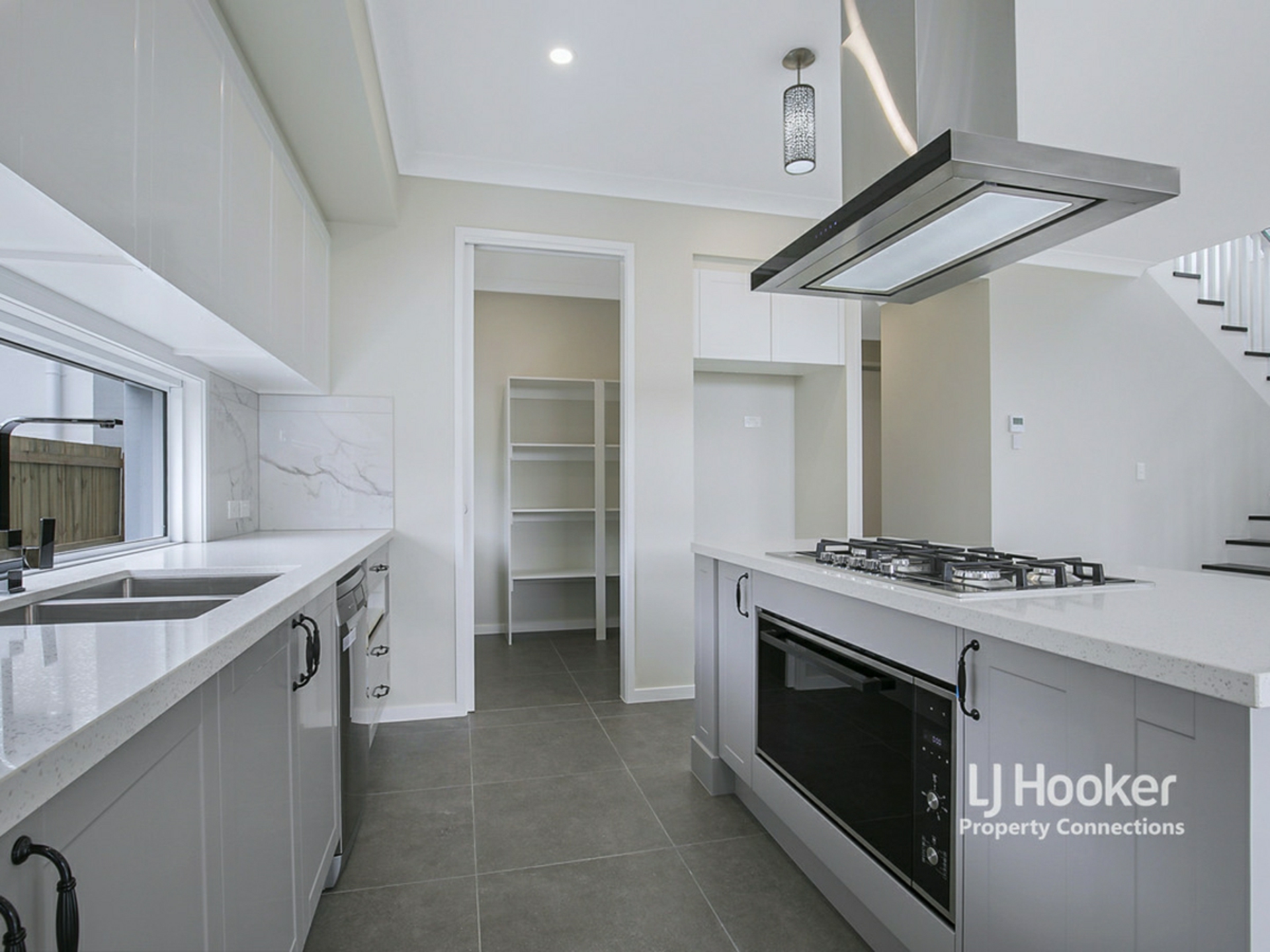 14 Tiffany Street — photo 6 of 24