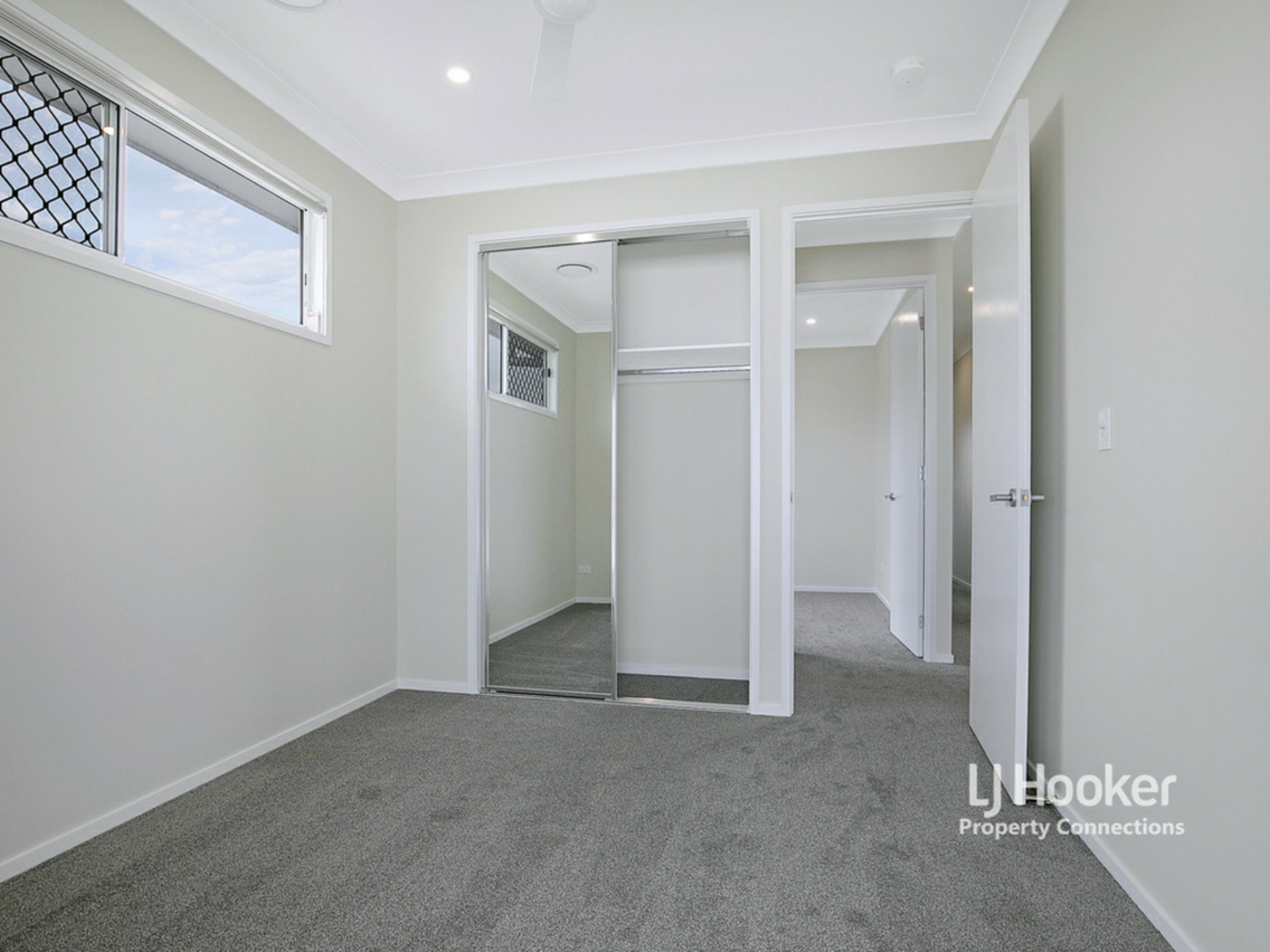 14 Tiffany Street — photo 15 of 24