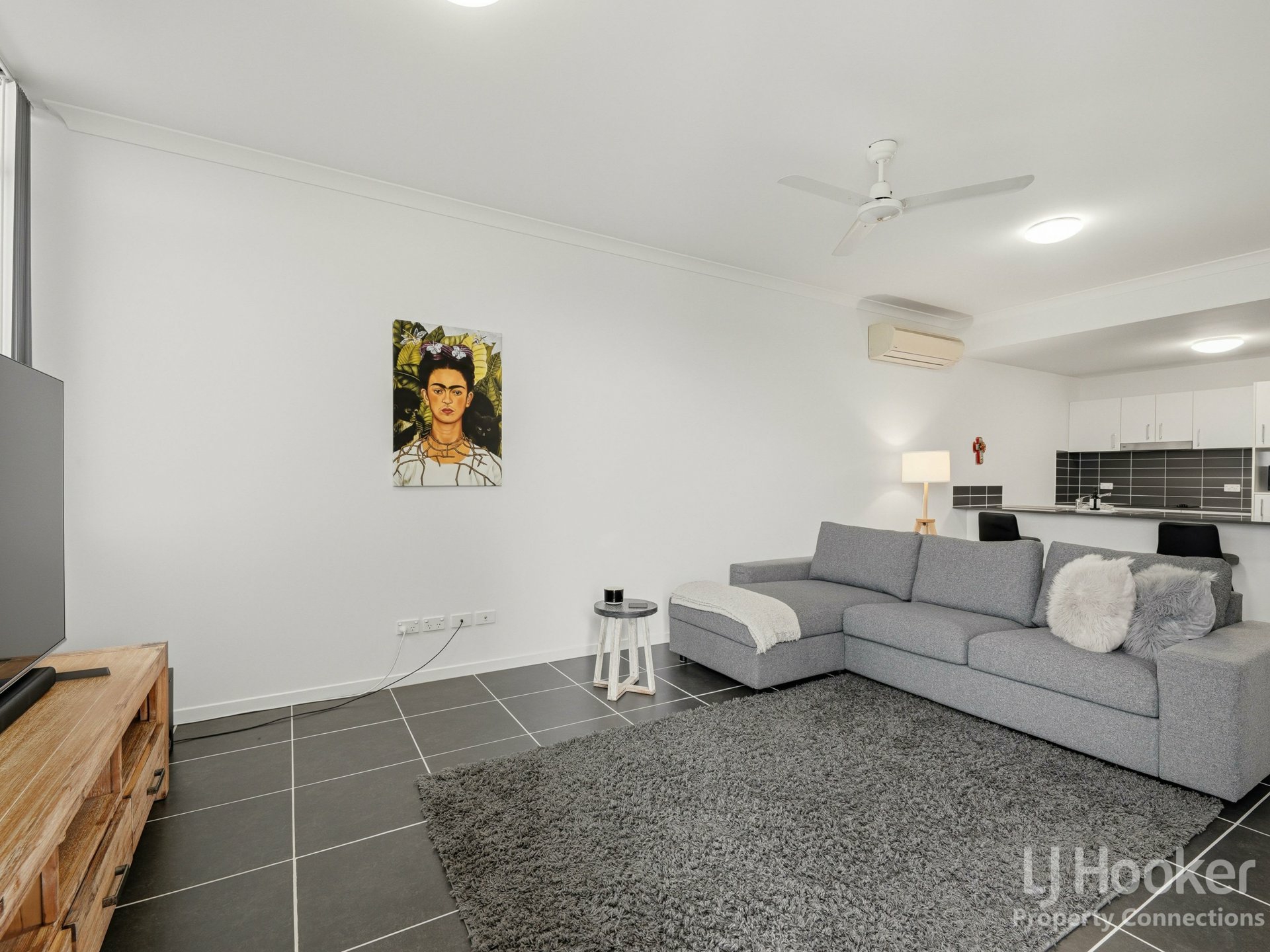 33/3 McLennan Court — photo 8 of 23
