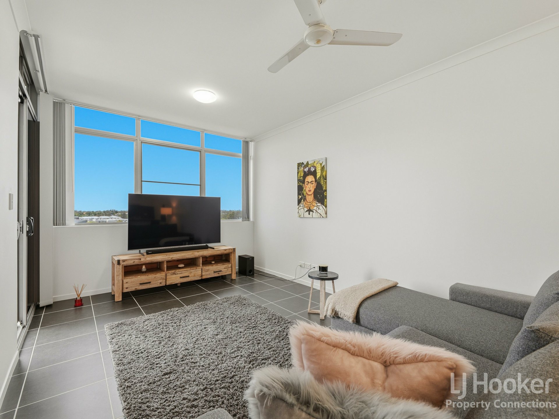 33/3 McLennan Court — photo 9 of 23