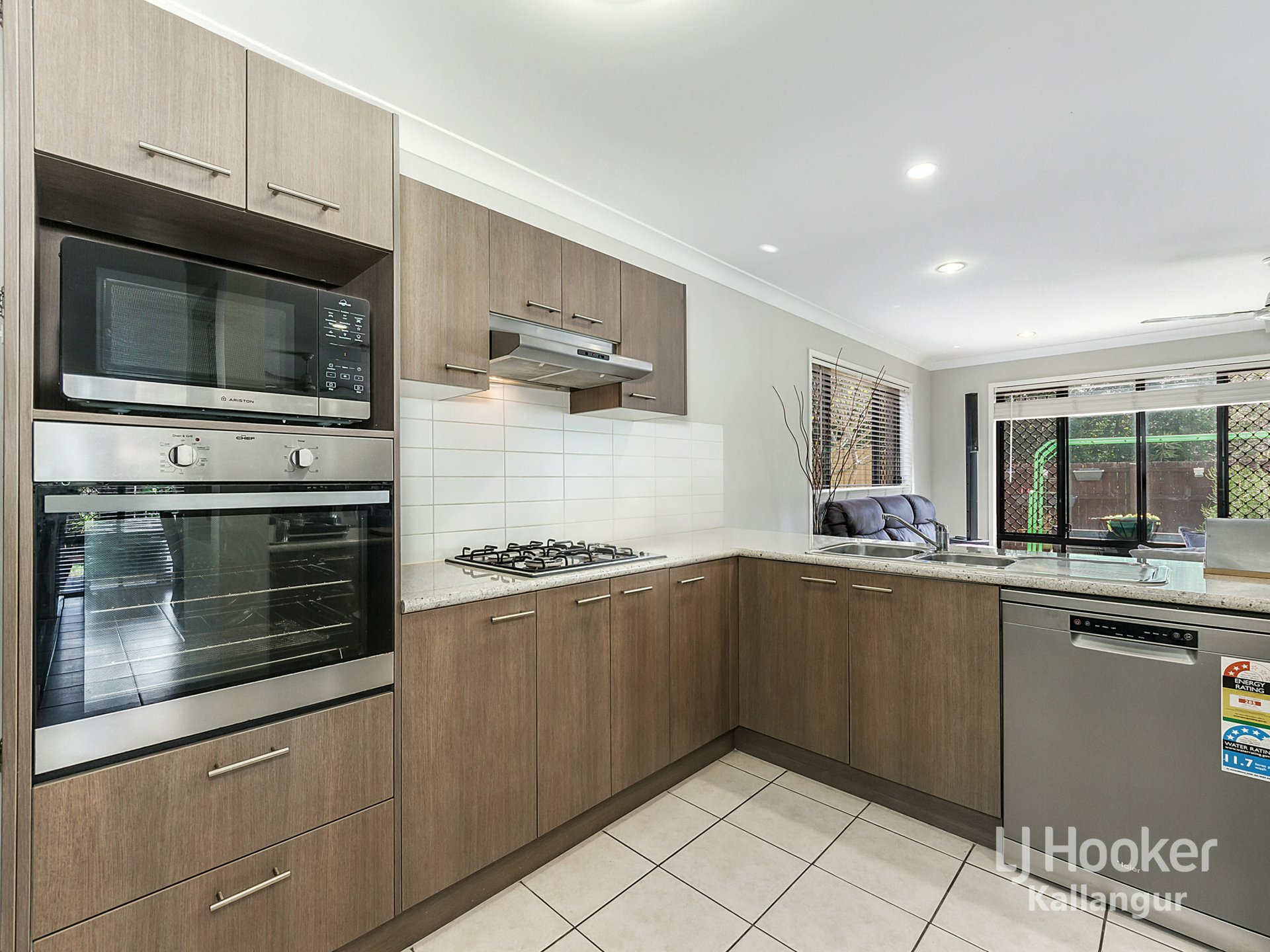 33 Allison Drive — photo 5 of 14