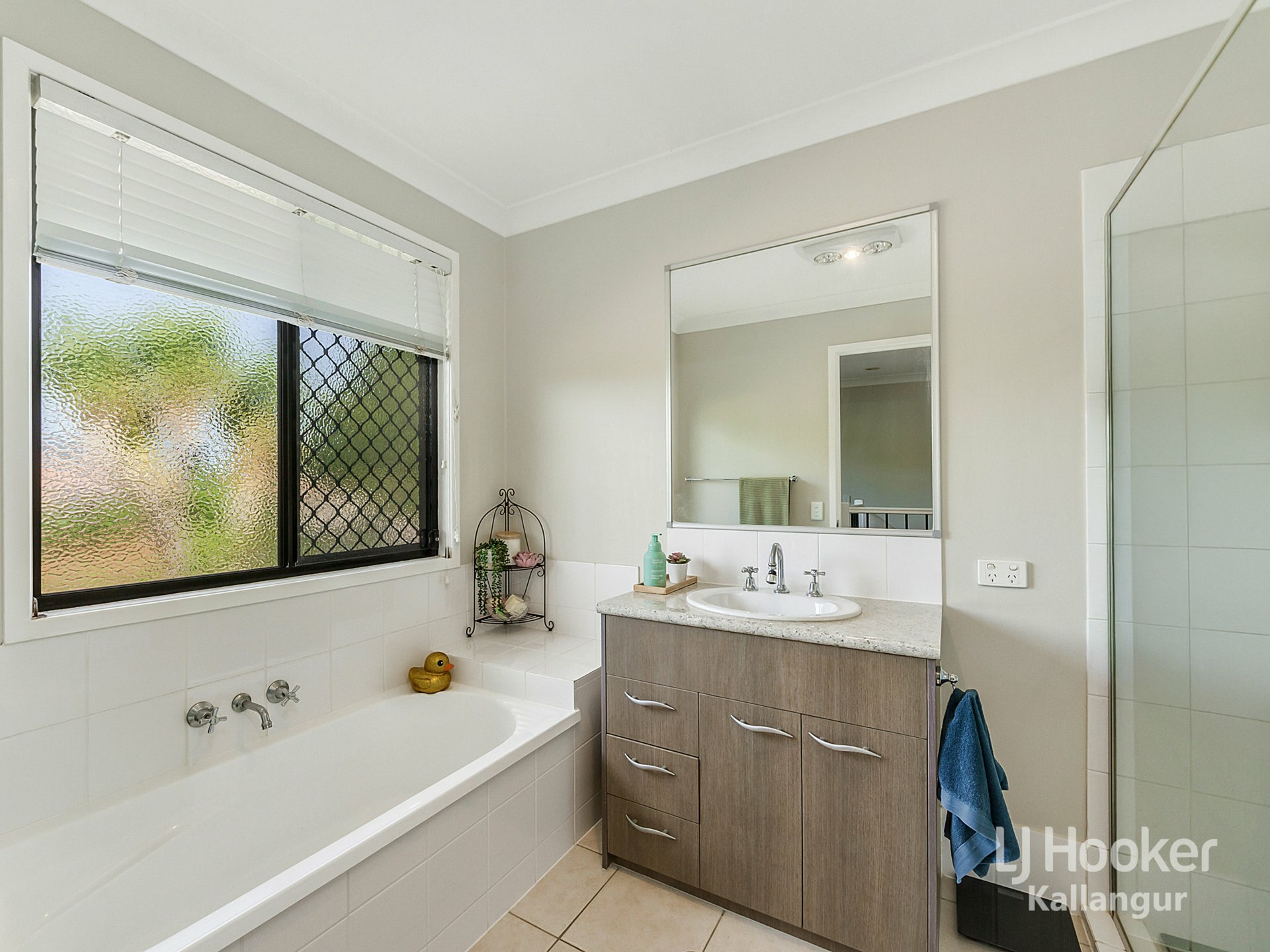 33 Allison Drive — photo 7 of 14
