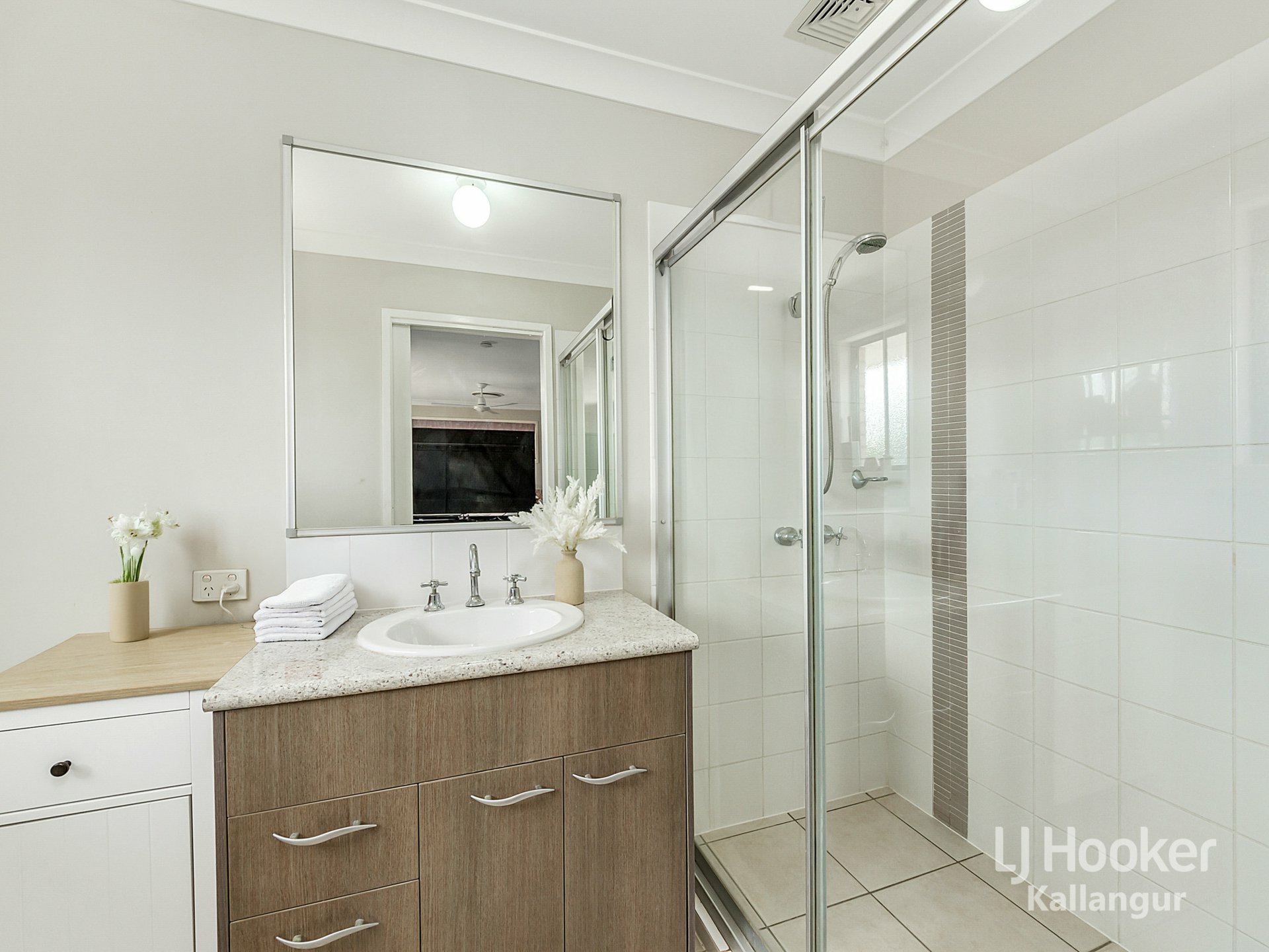33 Allison Drive — photo 8 of 14