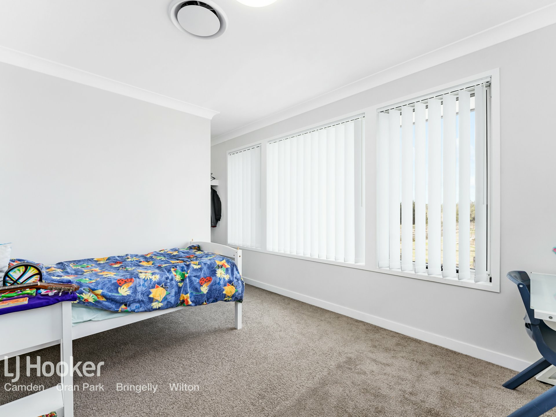43 Vanderfield Crescent, ORAN PARK