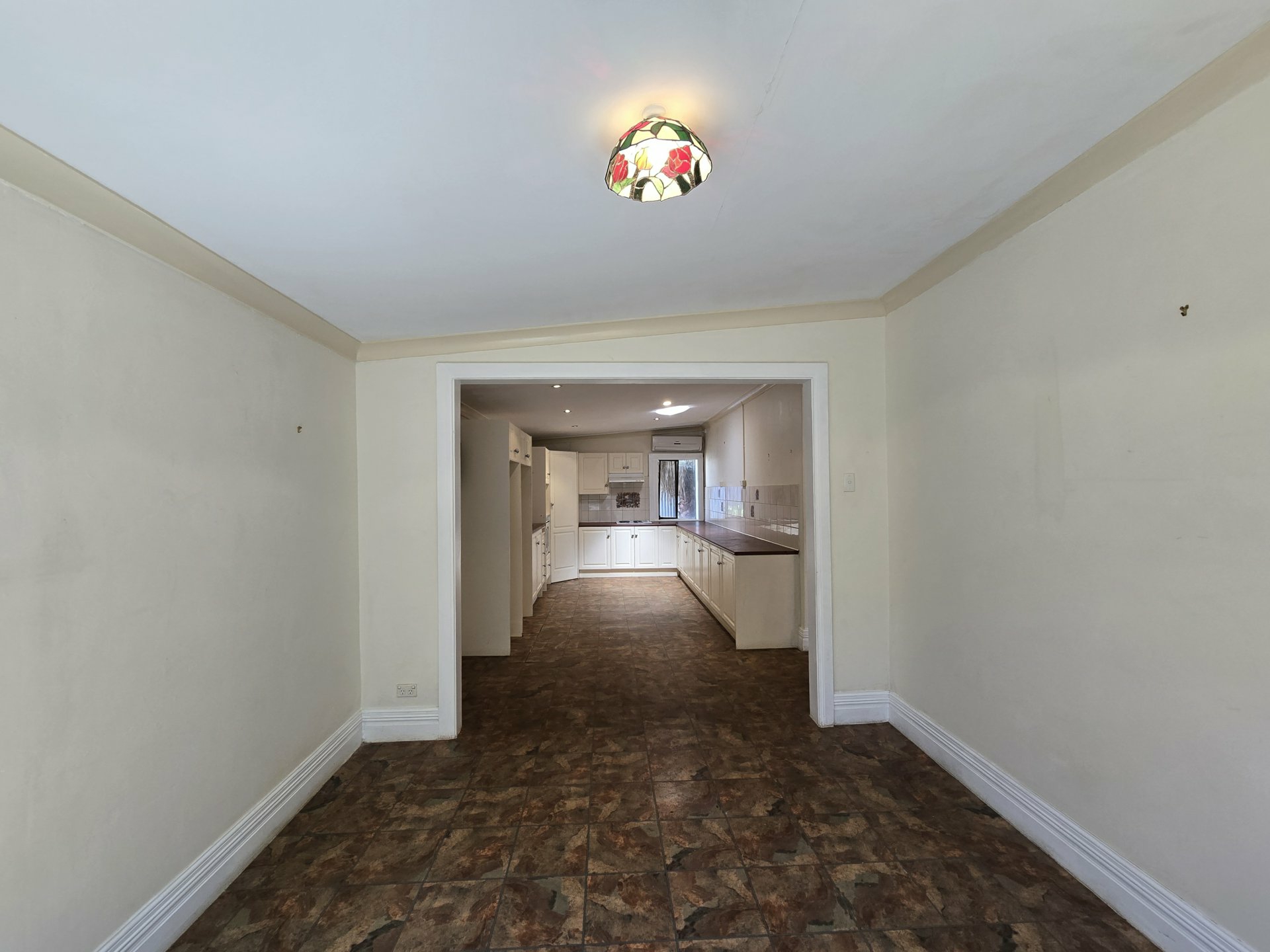 185 Pell Street — photo 4 of 12