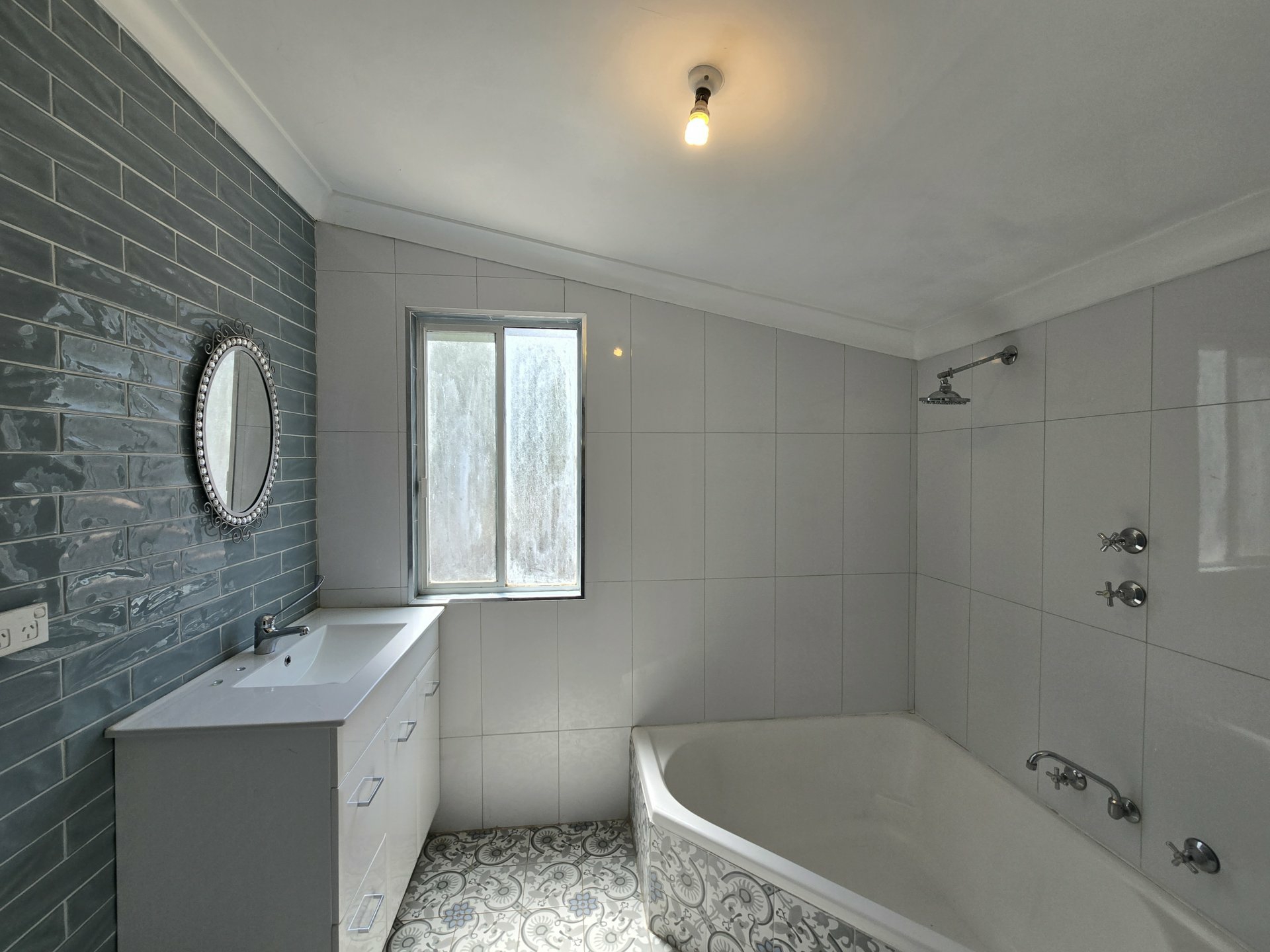 185 Pell Street — photo 6 of 12