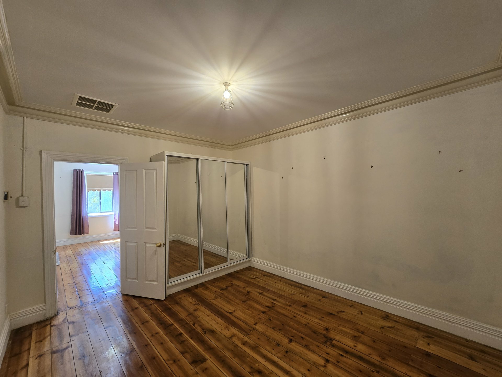 185 Pell Street — photo 9 of 12