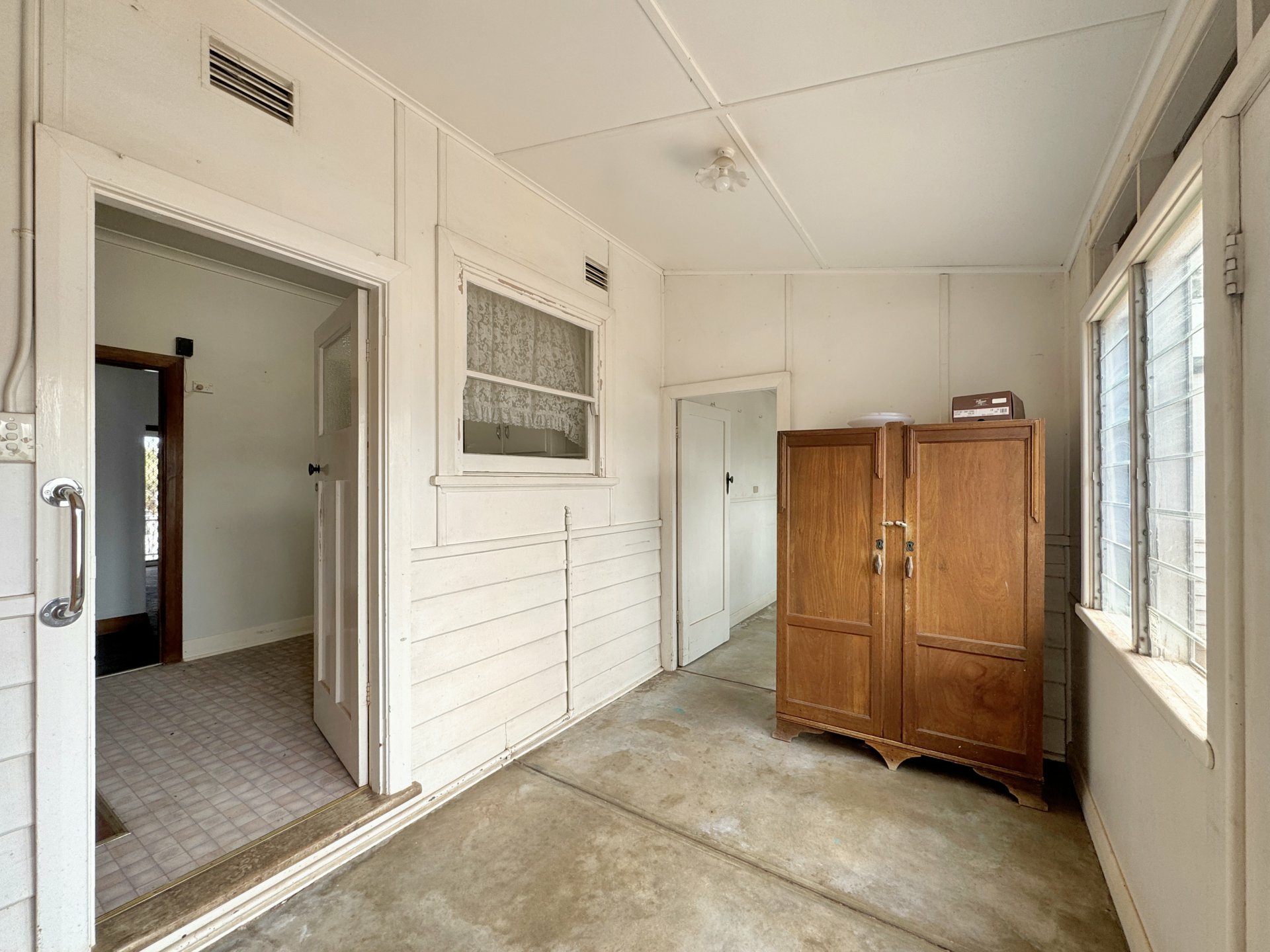 66 Duff Street — photo 10 of 14