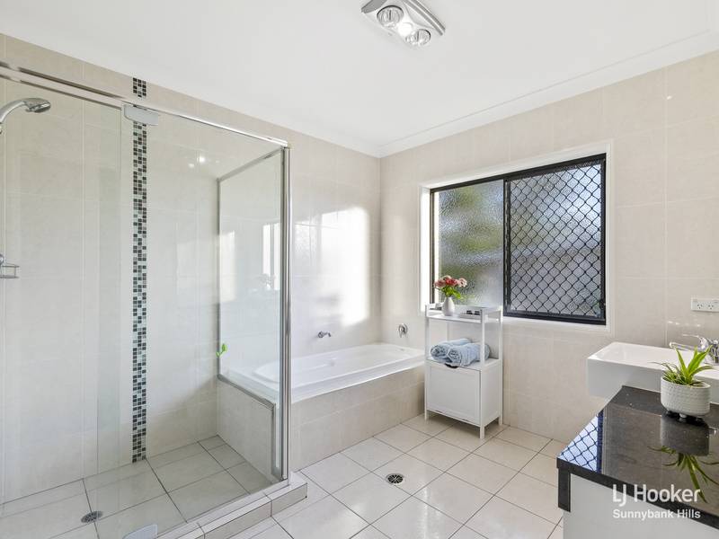 2 Trevi Close, EIGHT MILE PLAINS