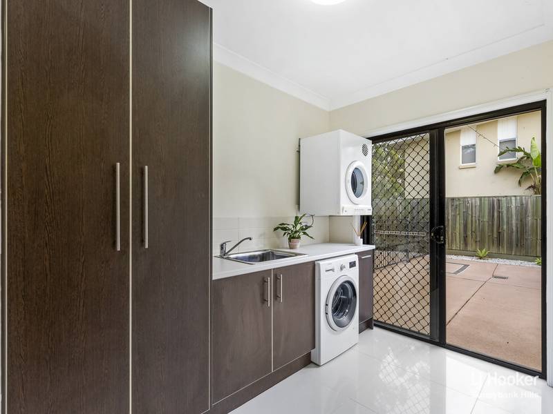 2 Trevi Close, EIGHT MILE PLAINS