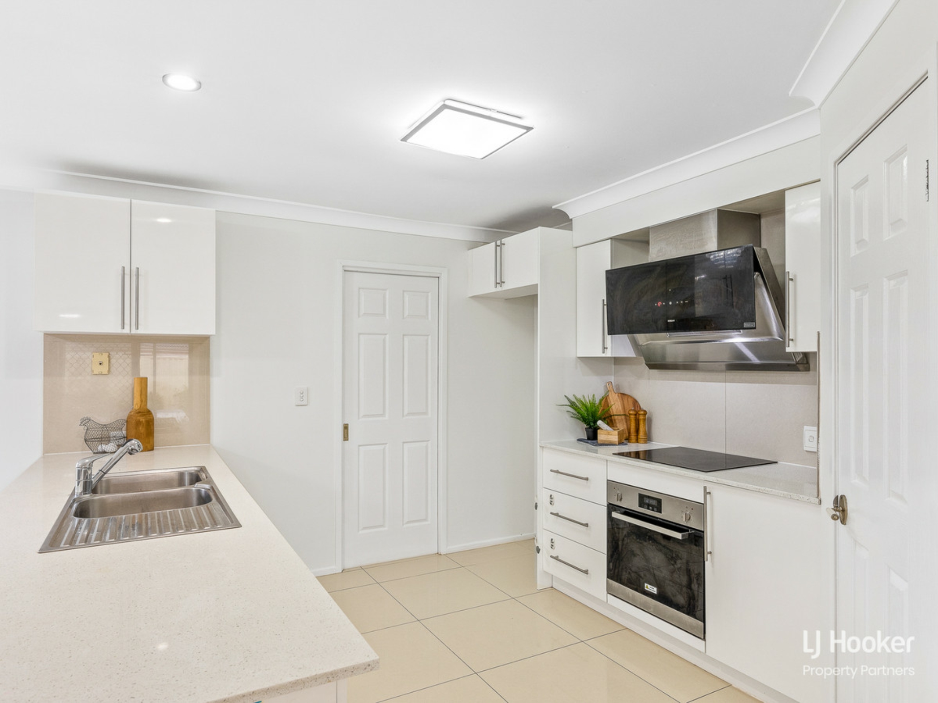 2 Hampshire Court, CALAMVALE