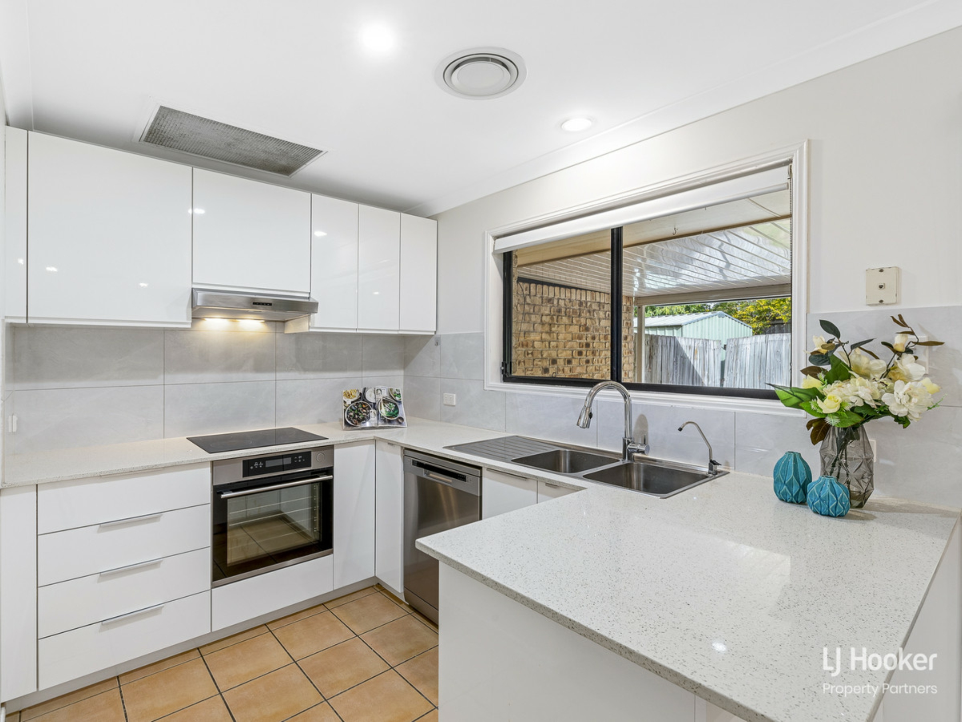 2/8 Honeysuckle Way, CALAMVALE