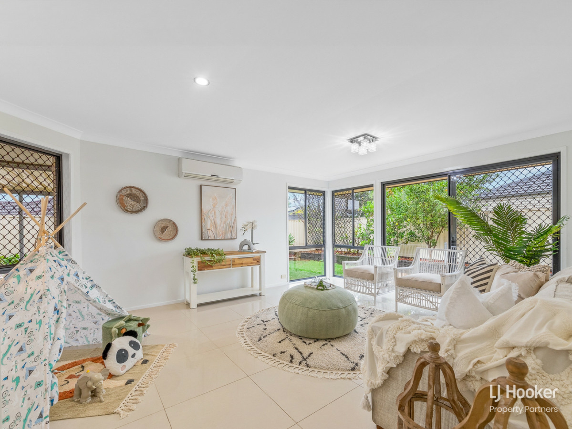 2 Hampshire Court, CALAMVALE