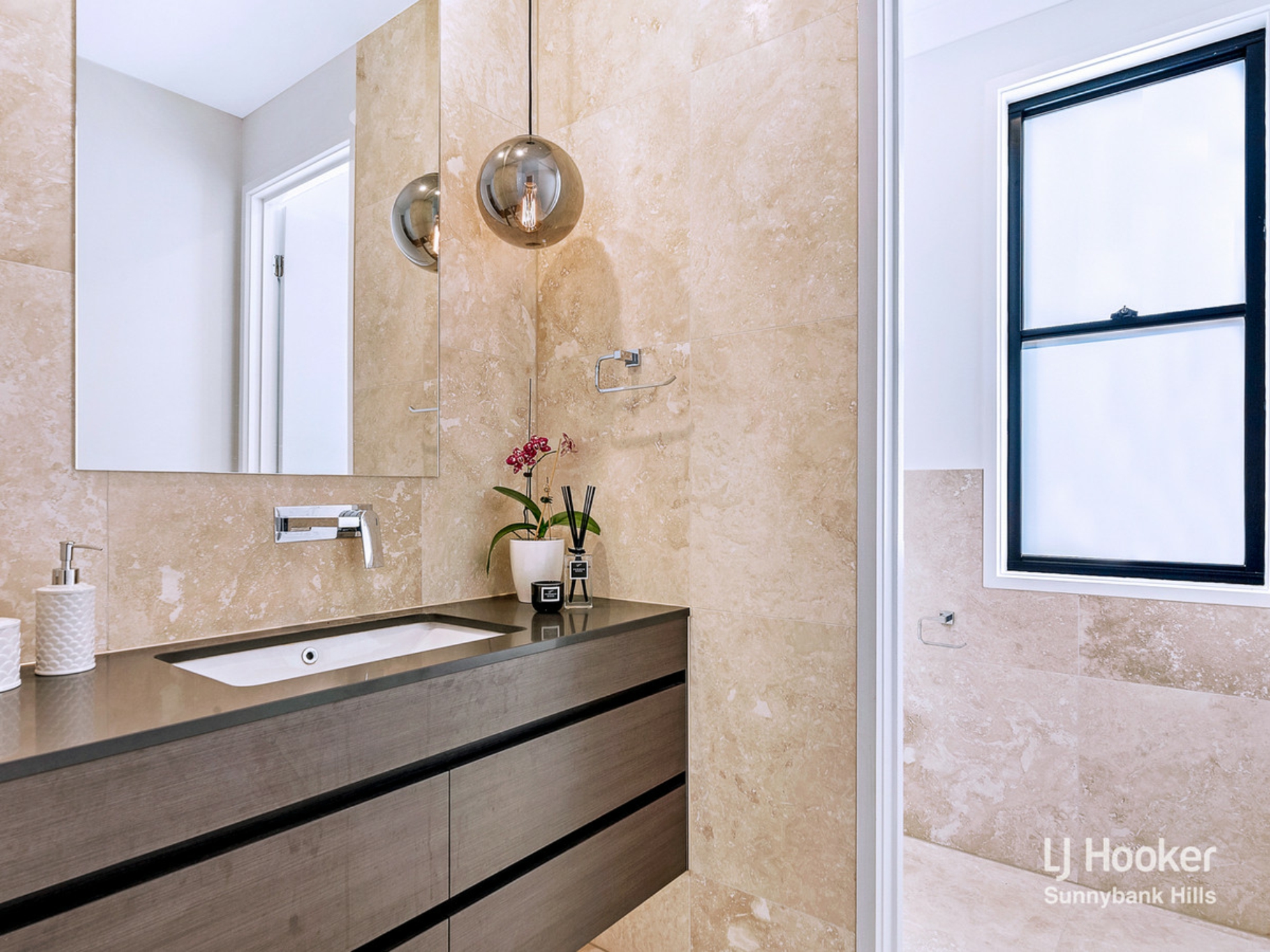 5 Royal Crescent, ROCHEDALE