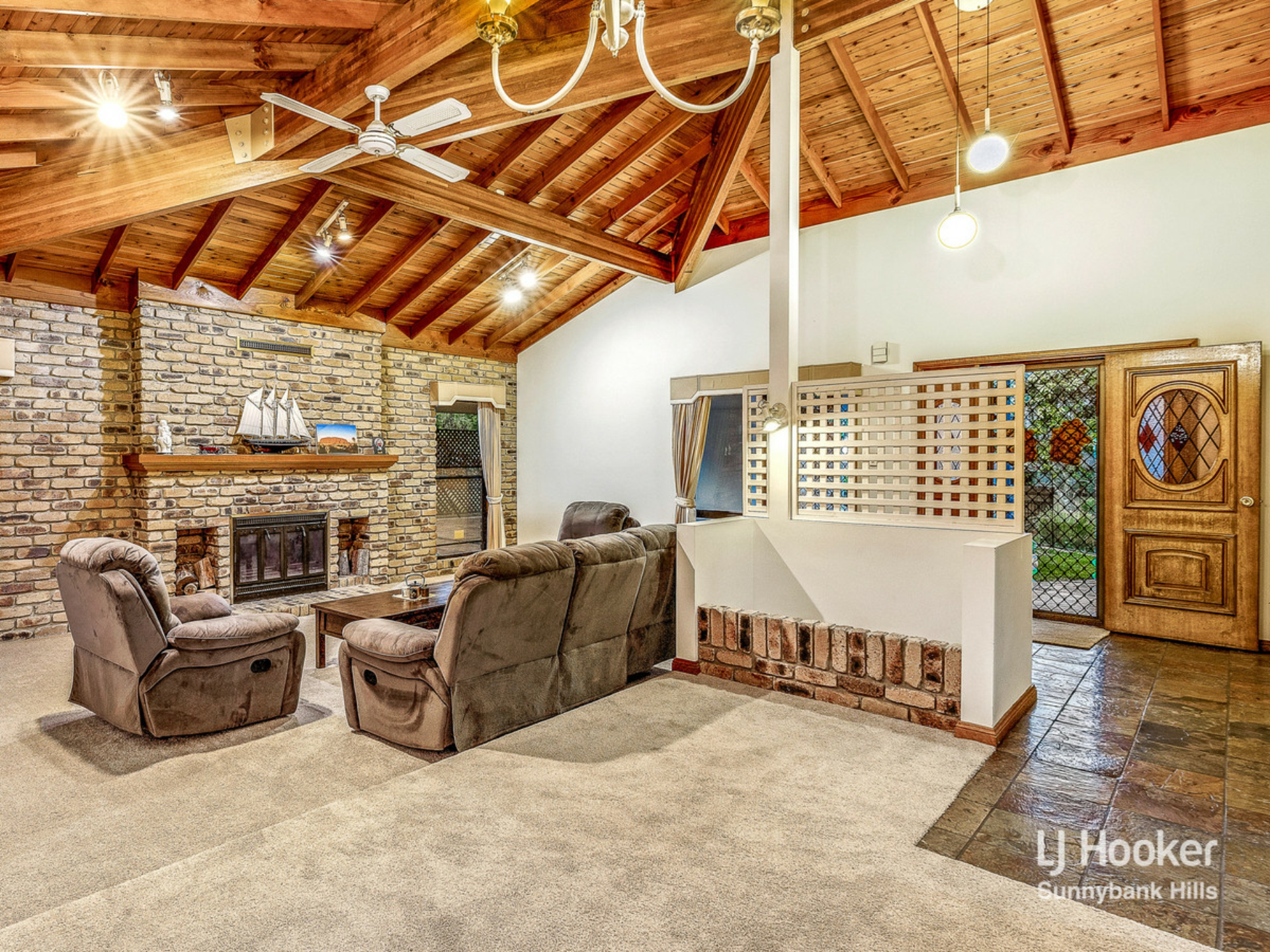 4 Gleneagles Court, SUNNYBANK