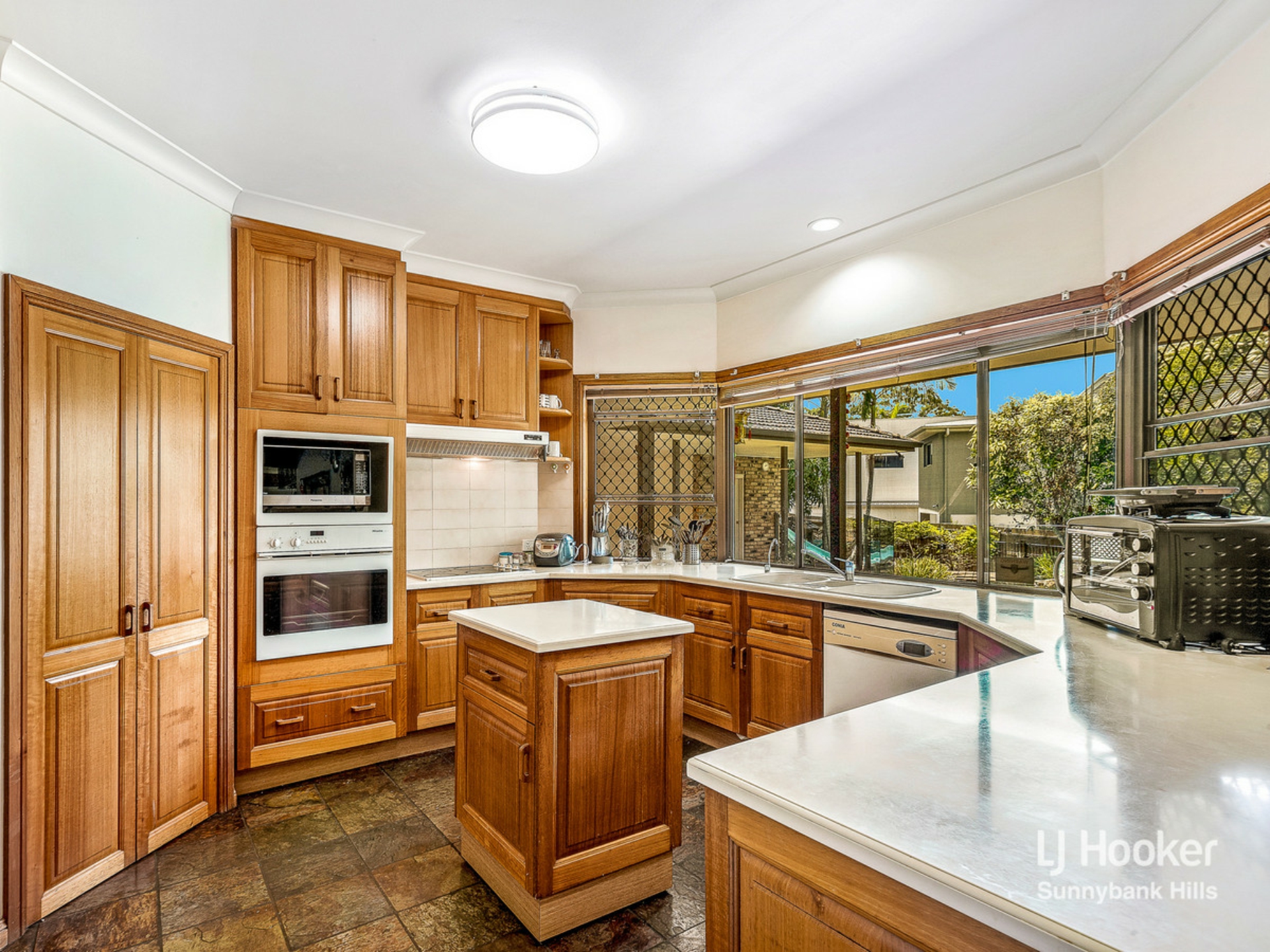 4 Gleneagles Court, SUNNYBANK