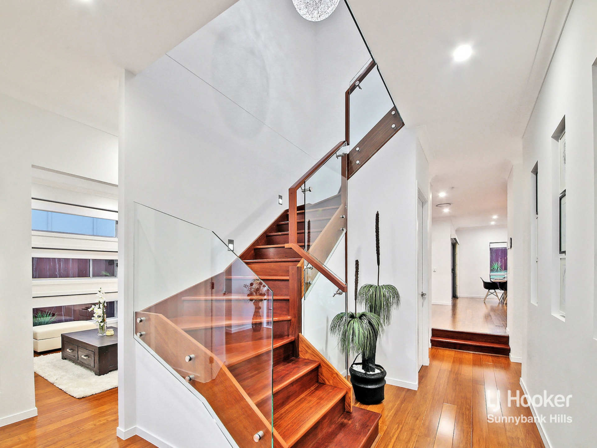 6 Sunshine Place, EIGHT MILE PLAINS