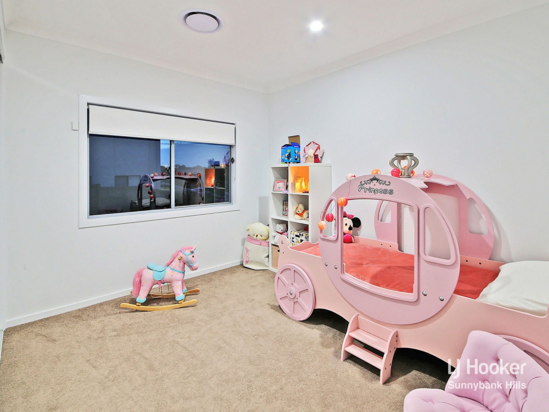 6 Sunshine Place, EIGHT MILE PLAINS