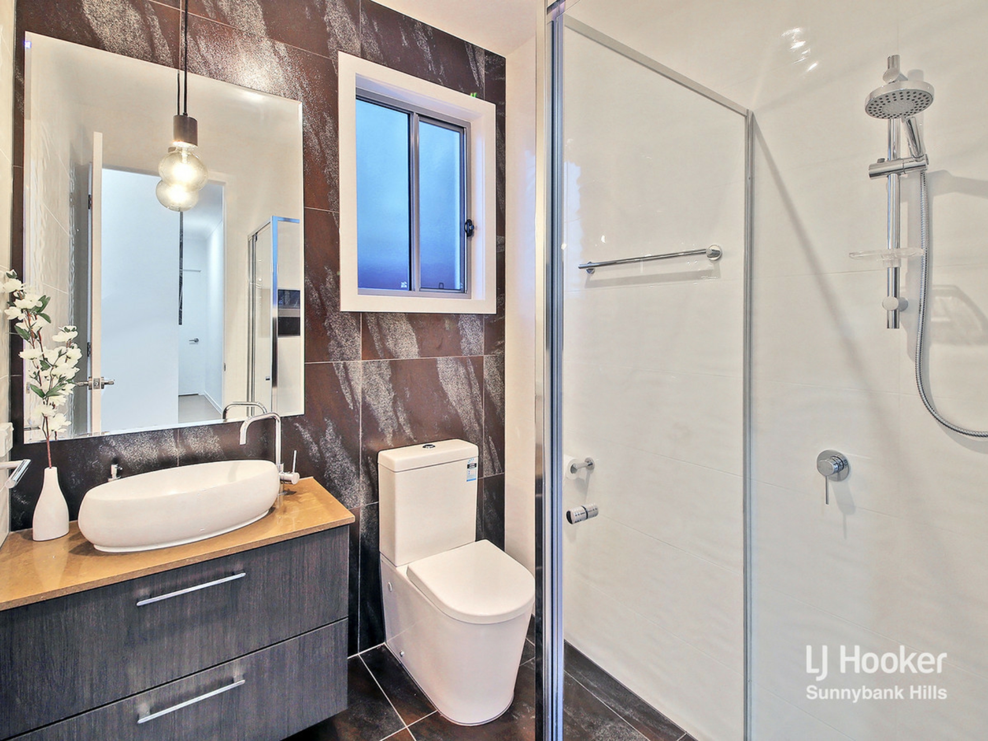 6 Sunshine Place, EIGHT MILE PLAINS