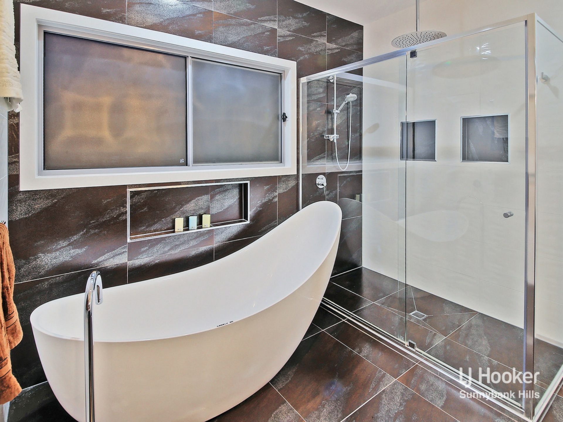 6 Sunshine Place, EIGHT MILE PLAINS