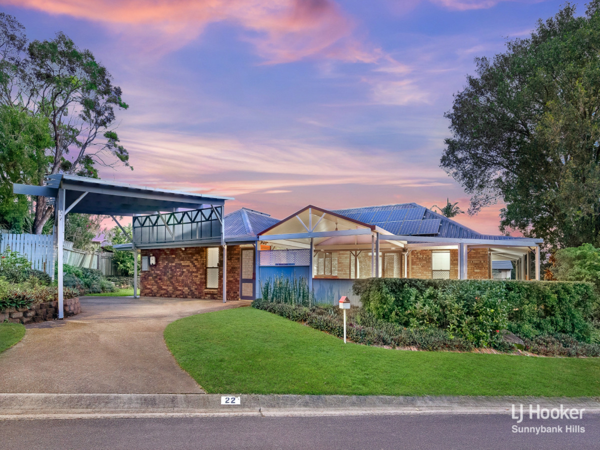 19 Brooklands Street Eight Mile Plains QLD