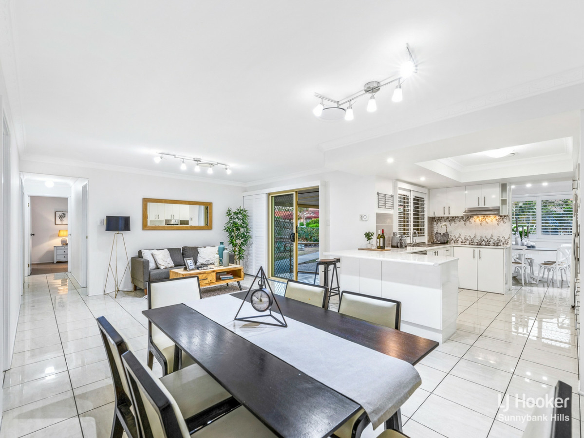 1 Dalmaso Close, BIRKDALE