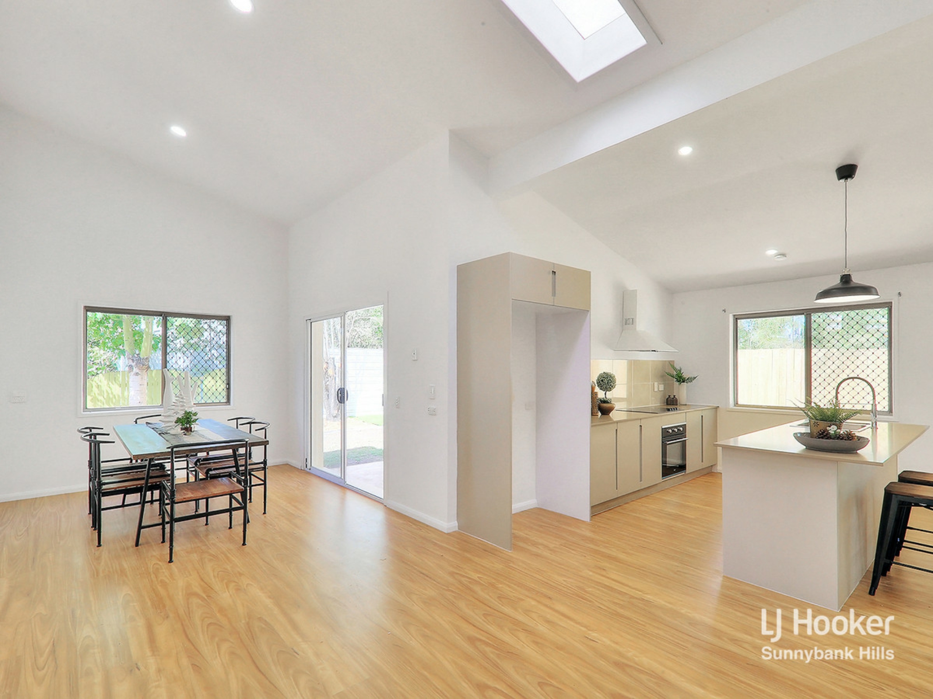 6 Nutwood Street, SUNNYBANK HILLS