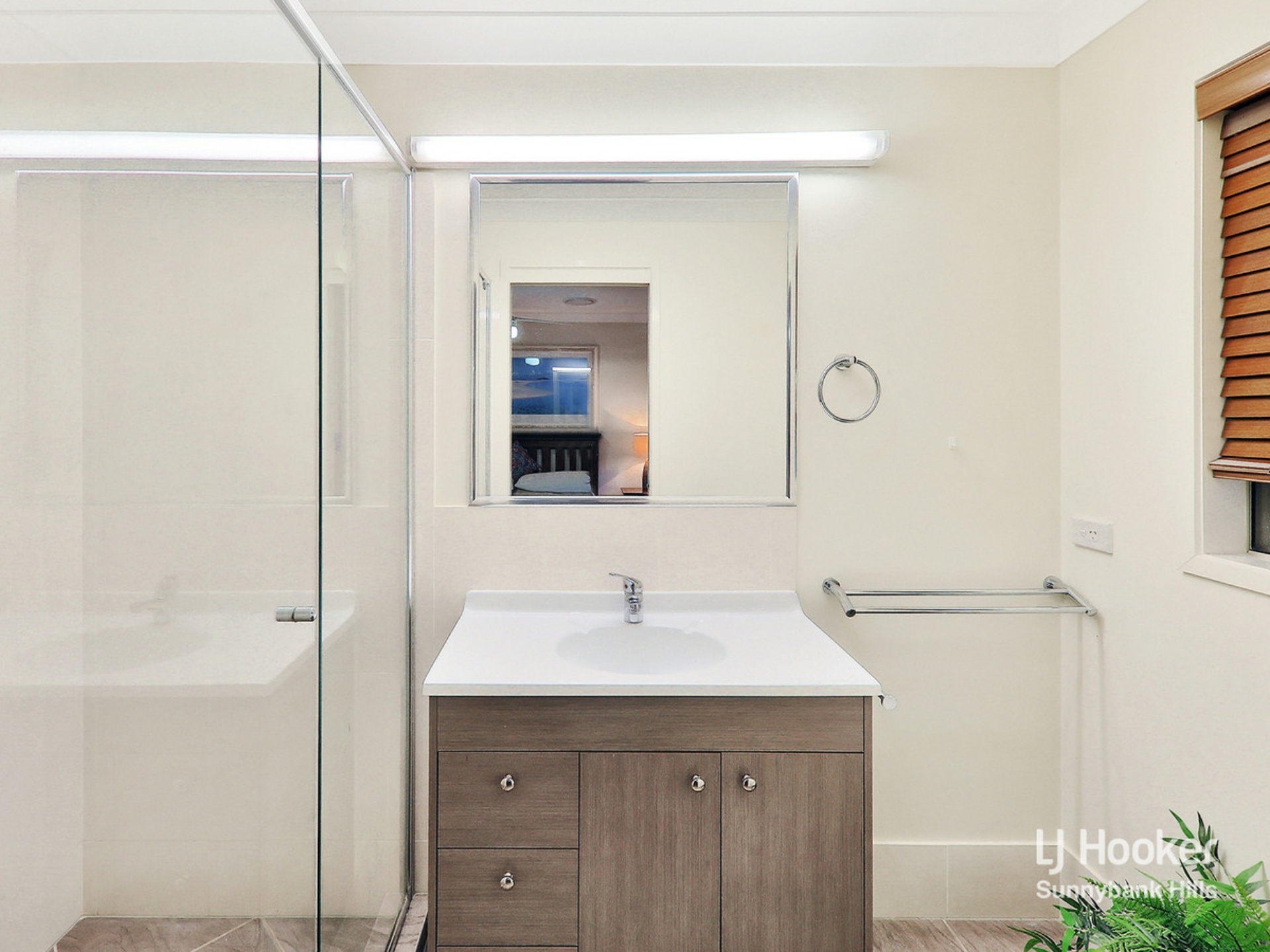 8/75 Levington Road, EIGHT MILE PLAINS