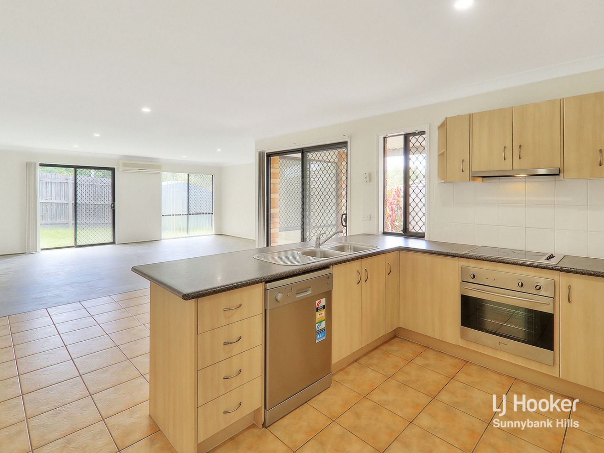 2 Mount Walker Court, ALGESTER