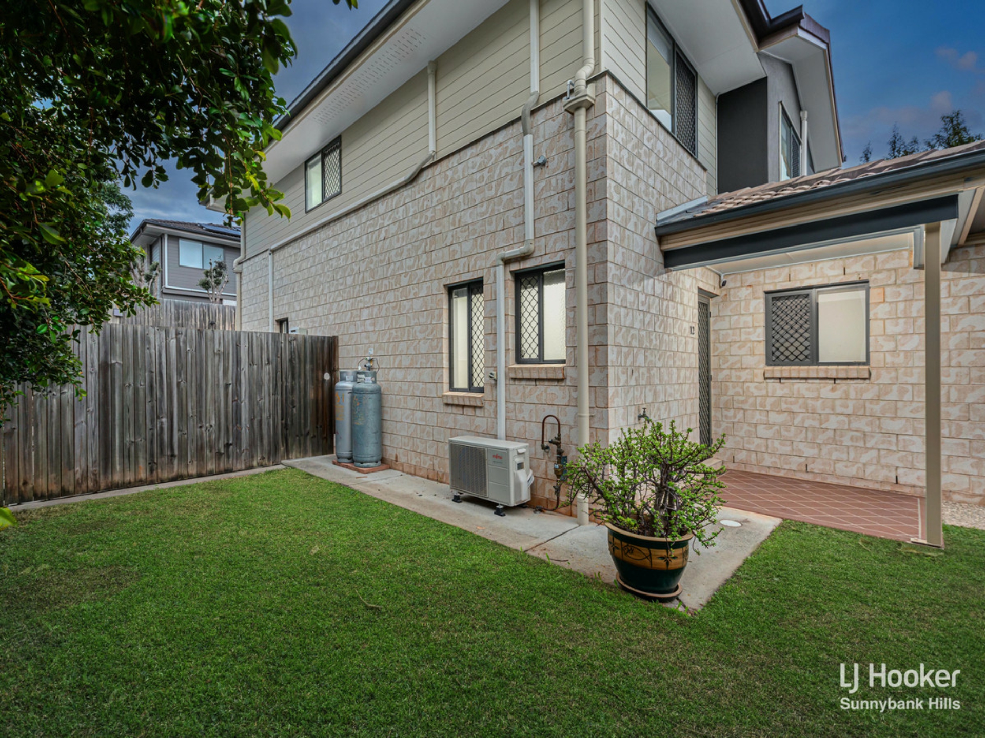 12/8 Charnwood Street, SUNNYBANK HILLS