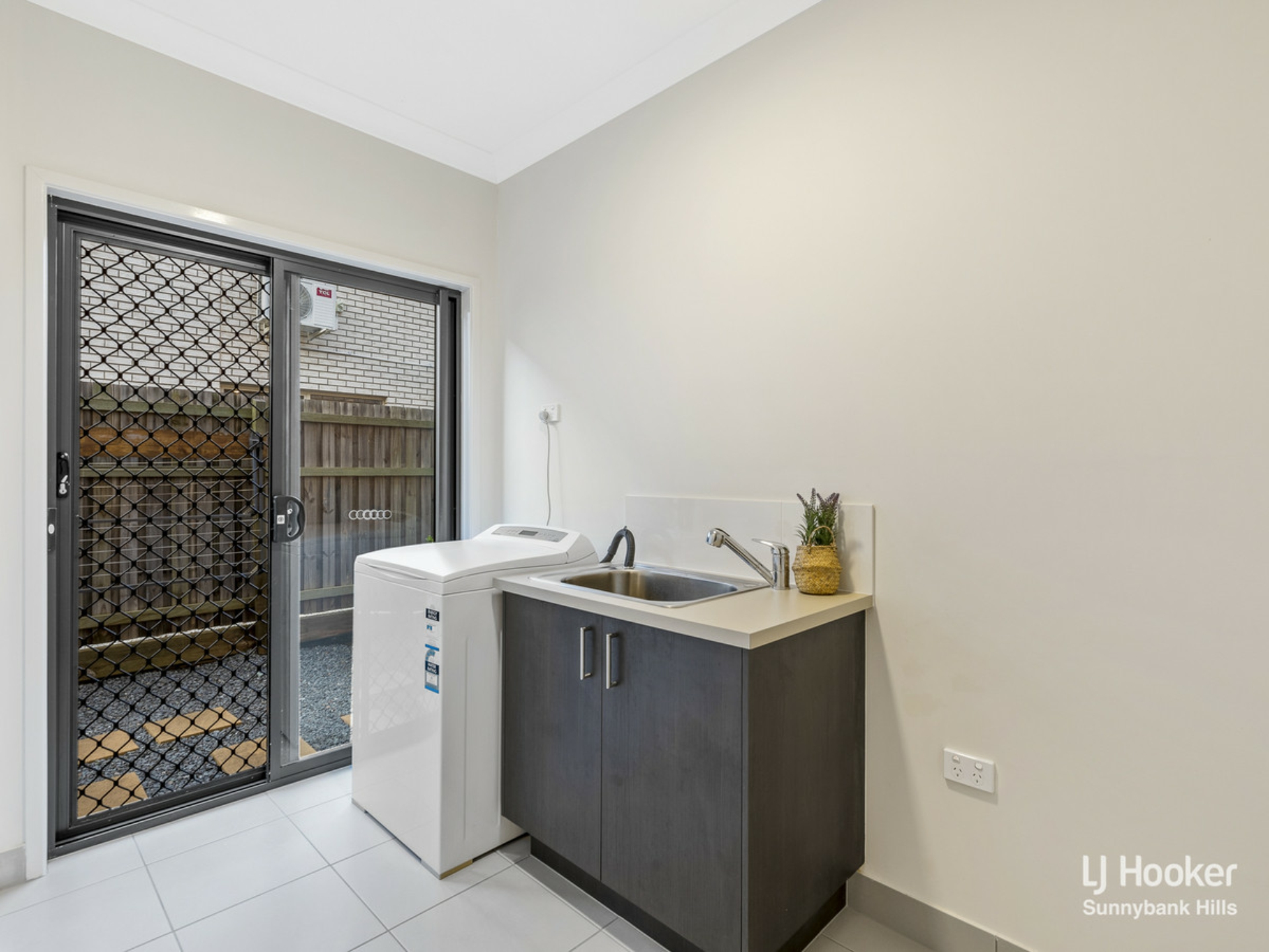 15A Jales Street, SUNNYBANK HILLS