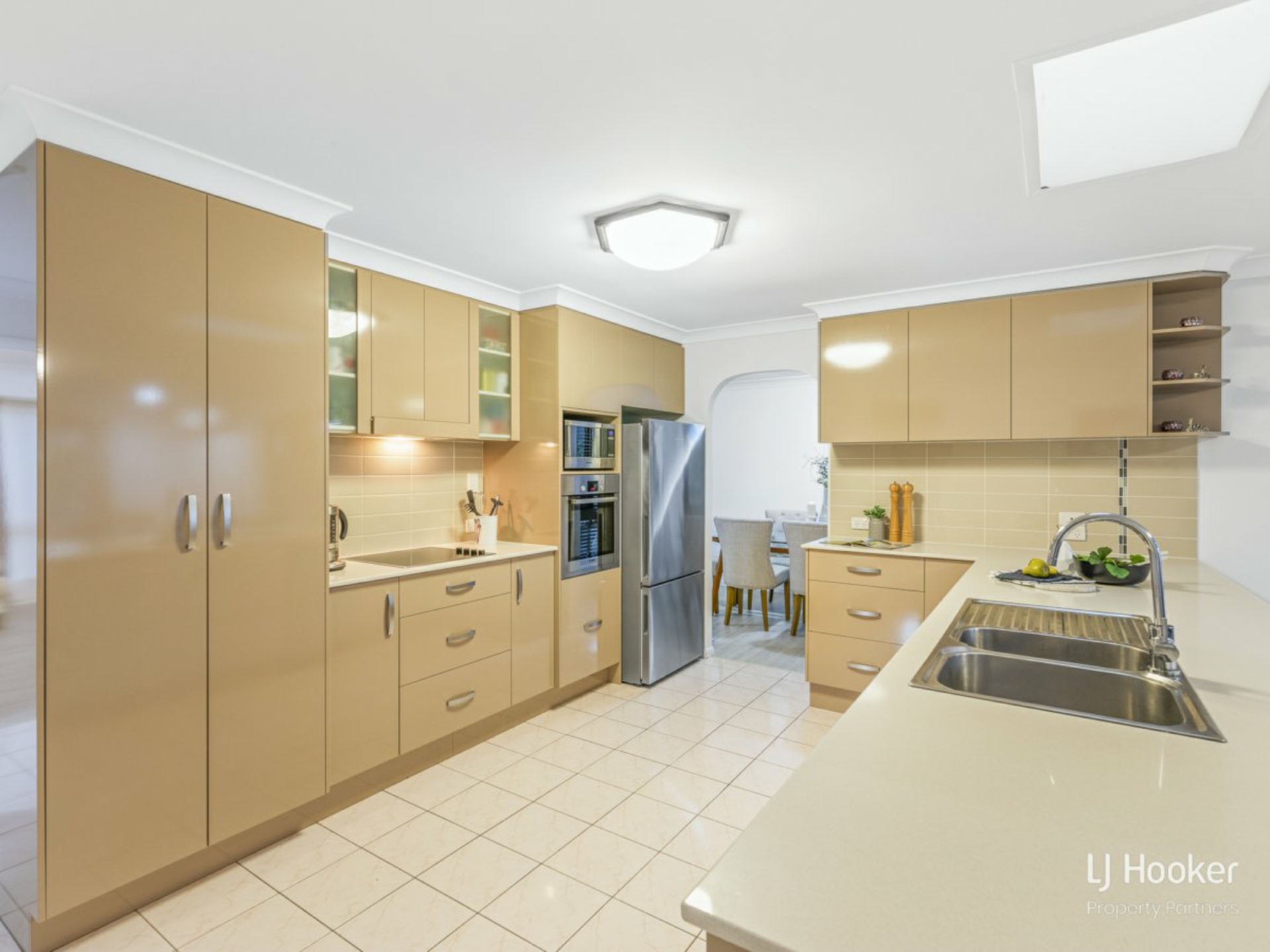 31 Gagarra Street, EIGHT MILE PLAINS