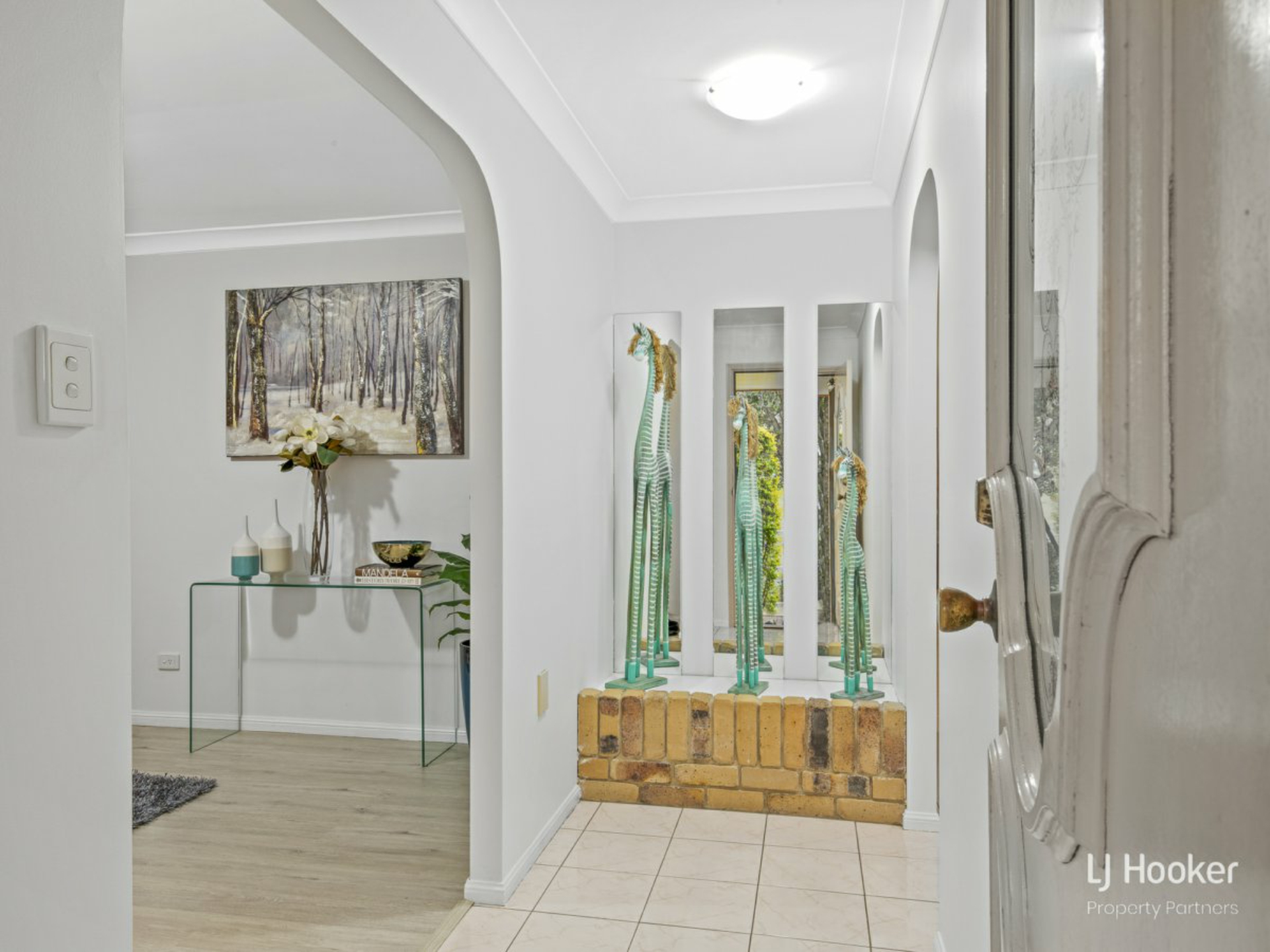 31 Gagarra Street, EIGHT MILE PLAINS