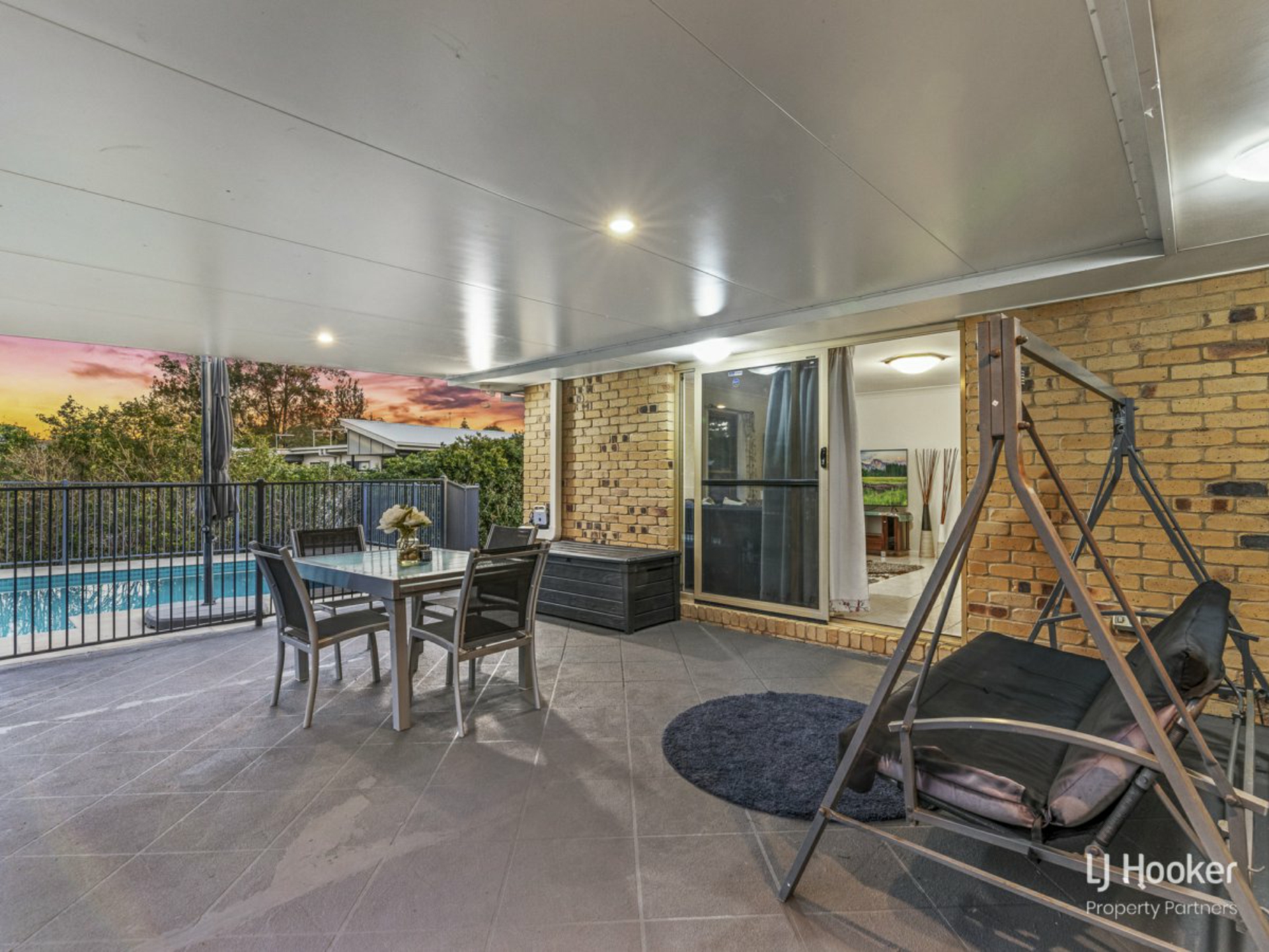 31 Gagarra Street, EIGHT MILE PLAINS