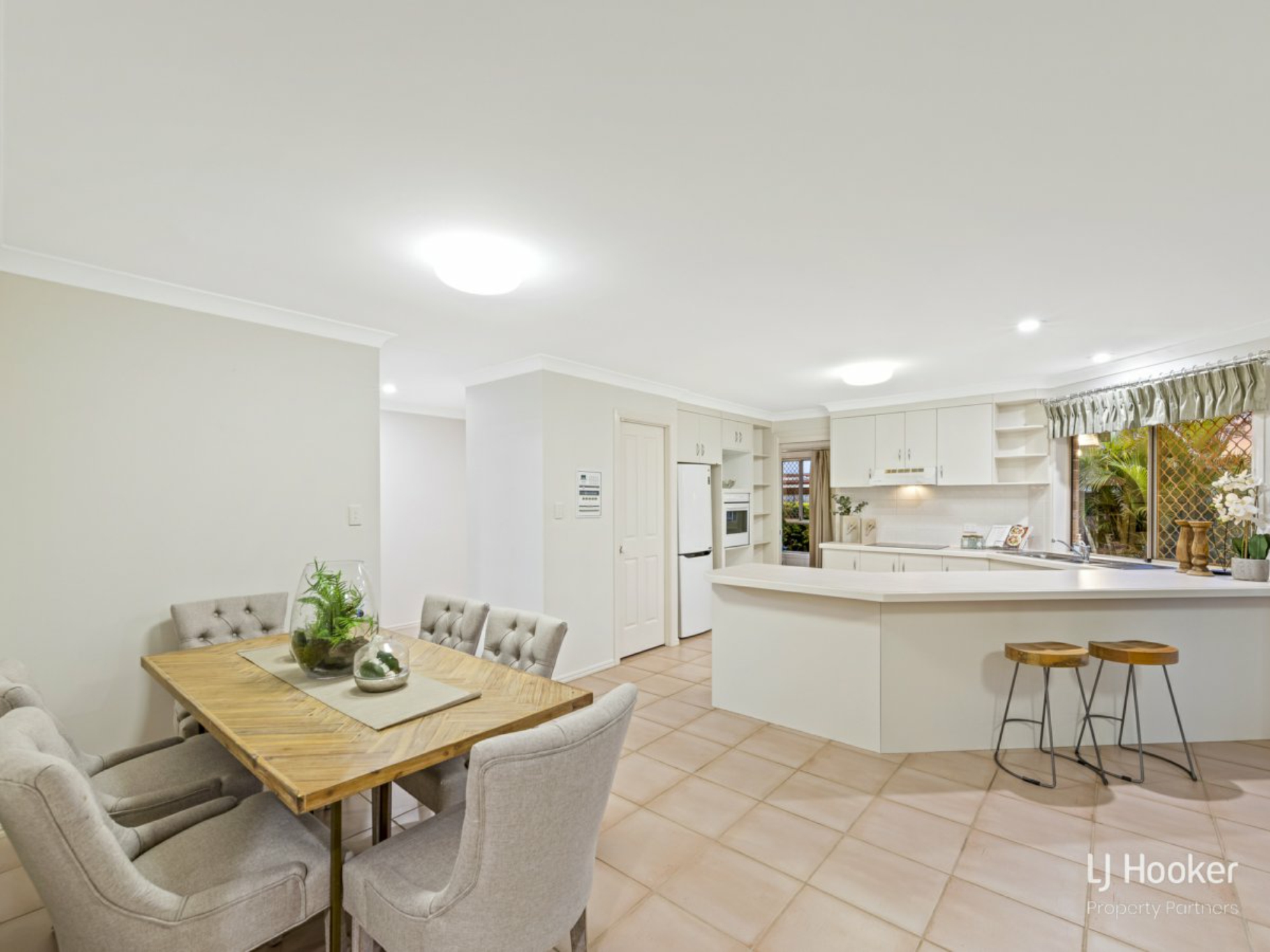 6 Michigan Crescent, PARKINSON