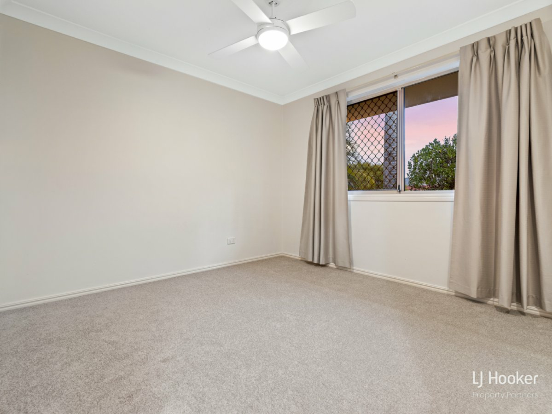 6 Michigan Crescent, PARKINSON