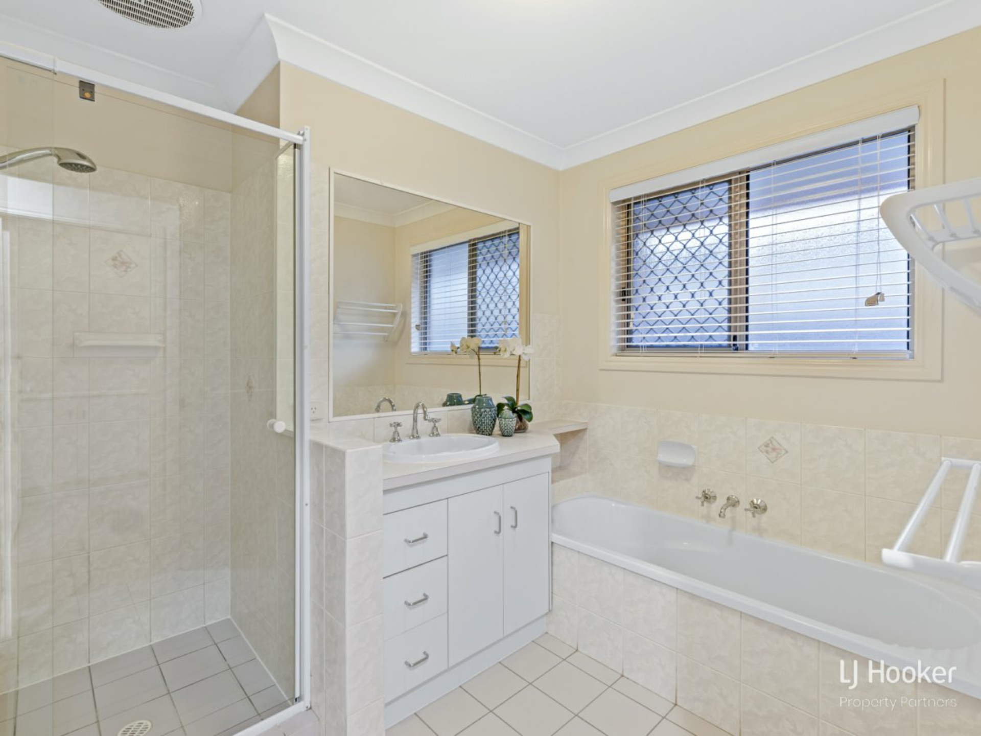 6 Michigan Crescent, PARKINSON