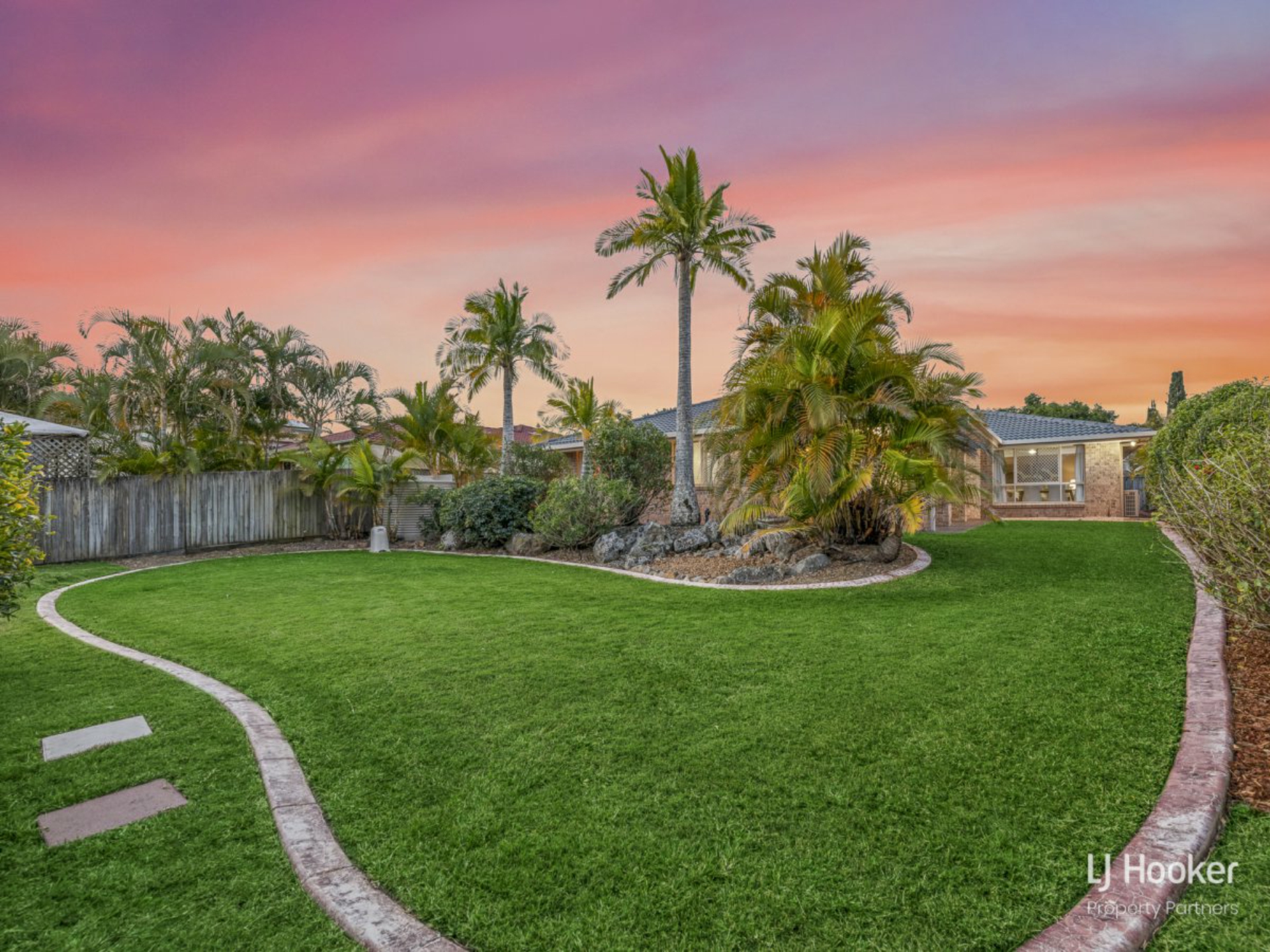 6 Michigan Crescent, PARKINSON