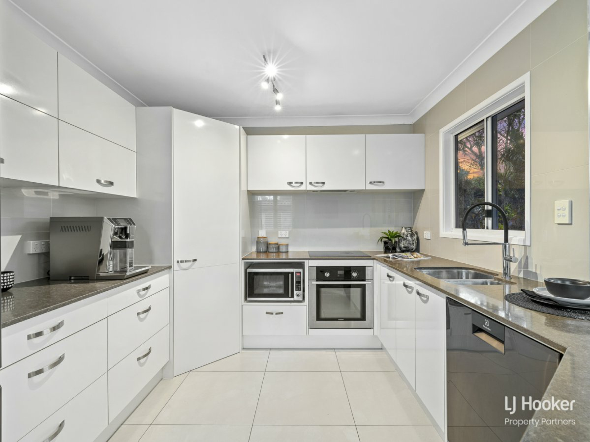 25 Christopher Street, SUNNYBANK HILLS