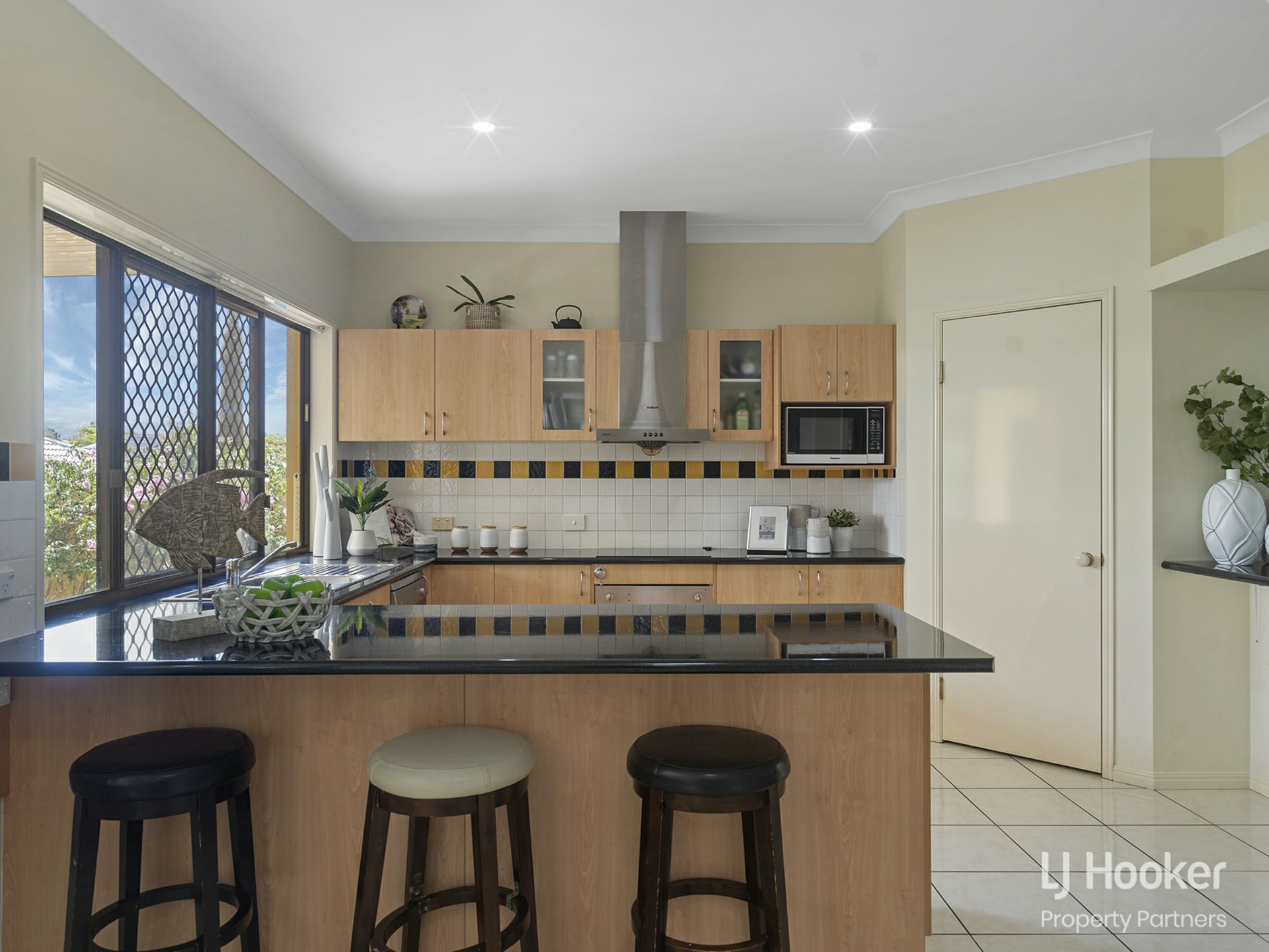85 Admiral Crescent, SPRINGFIELD LAKES