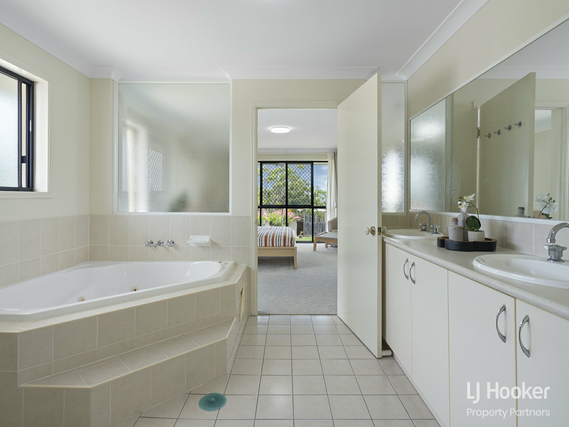 85 Admiral Crescent, SPRINGFIELD LAKES