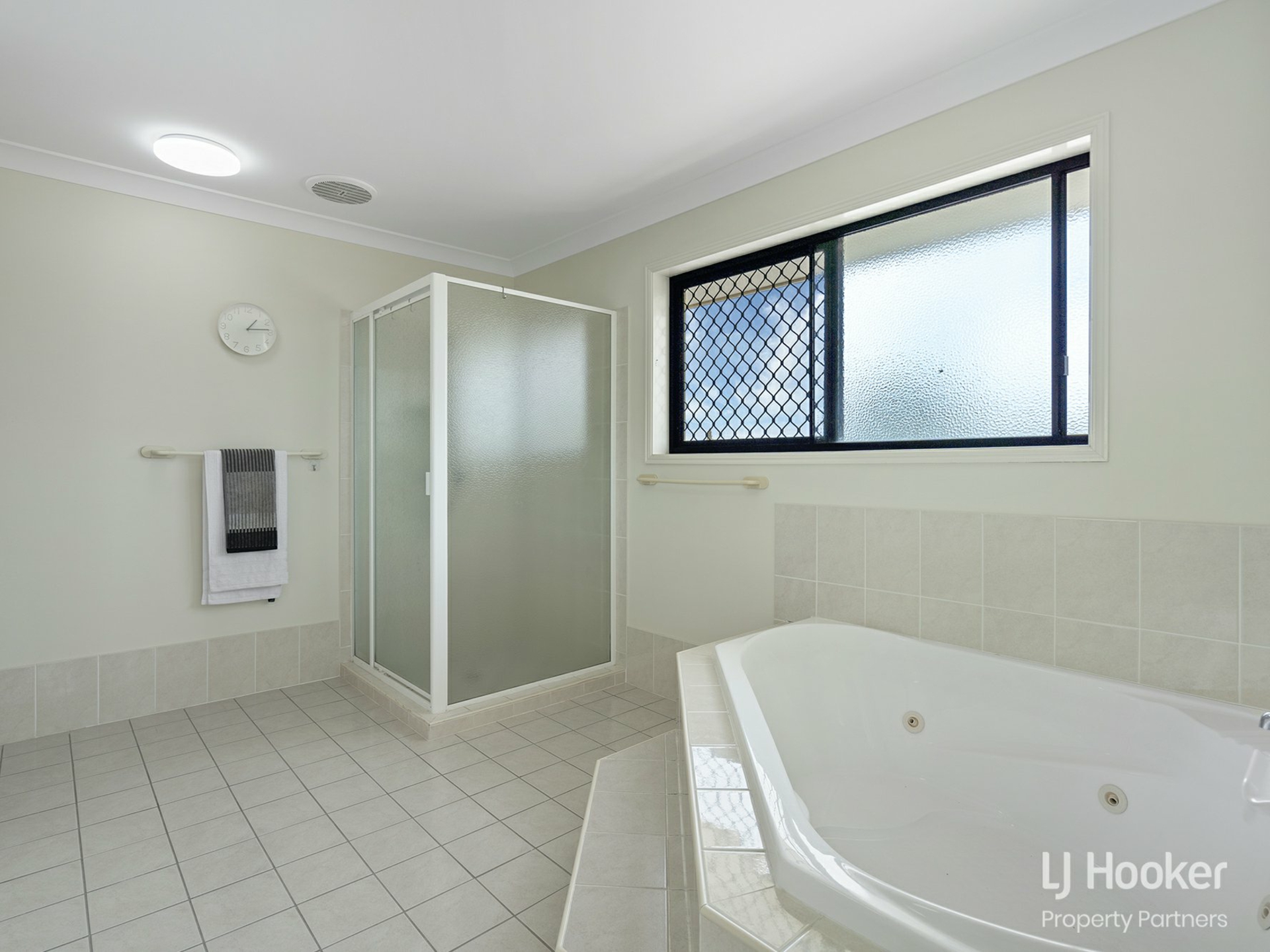 85 Admiral Crescent, SPRINGFIELD LAKES