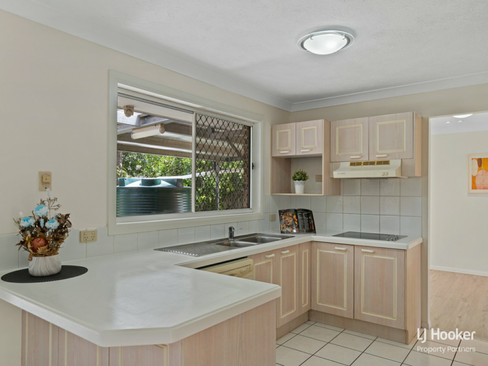 28 Solandra Crescent, CALAMVALE