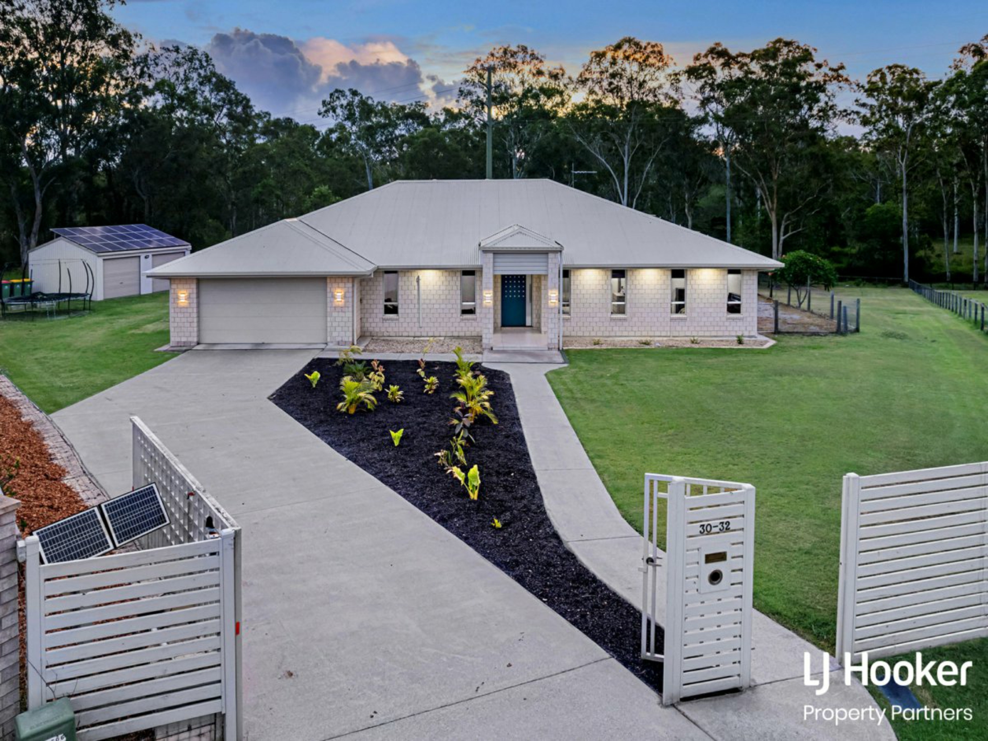 30-32 Gayle Court, LOGAN VILLAGE