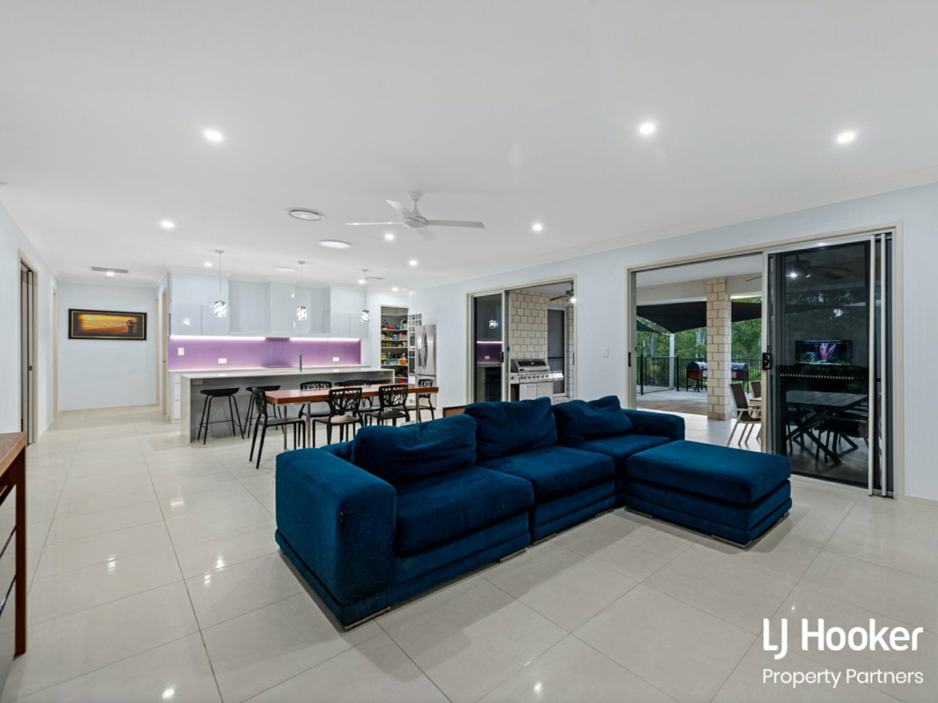 30-32 Gayle Court, LOGAN VILLAGE