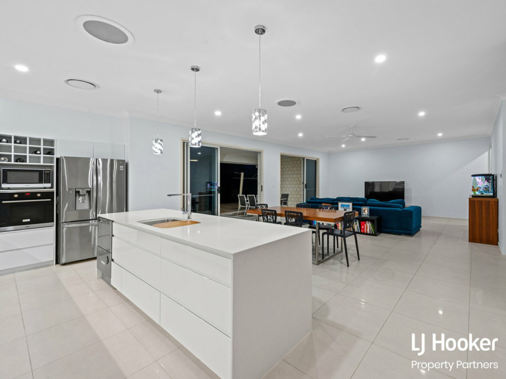 30-32 Gayle Court, LOGAN VILLAGE